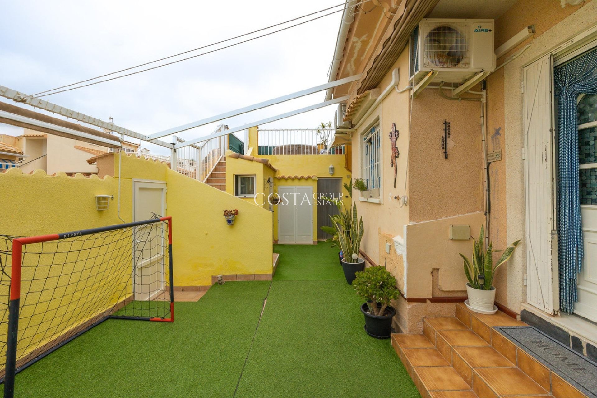 Herverkoop - Huis -
Orihuela - La Florida