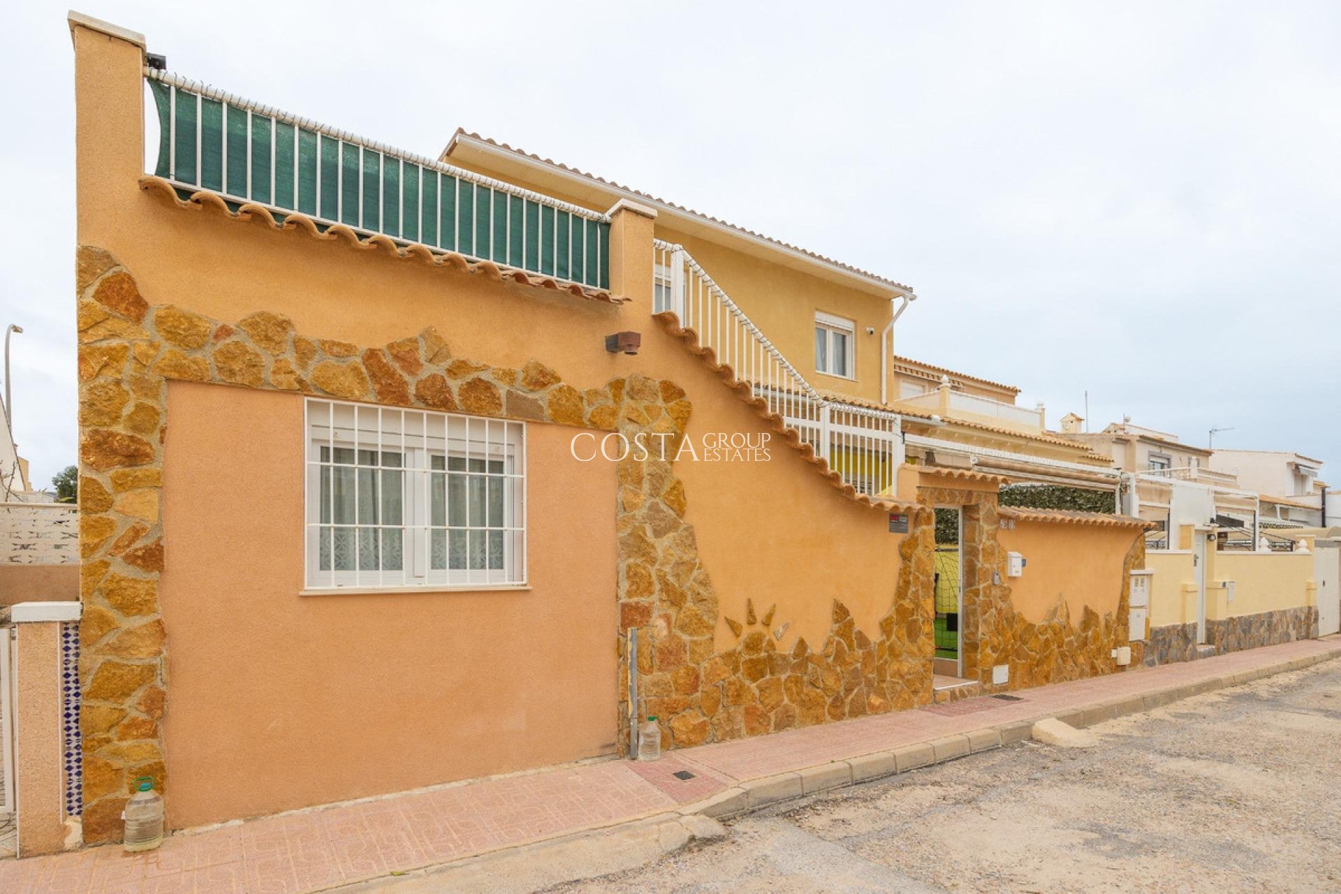 Herverkoop - Huis -
Orihuela - La Florida