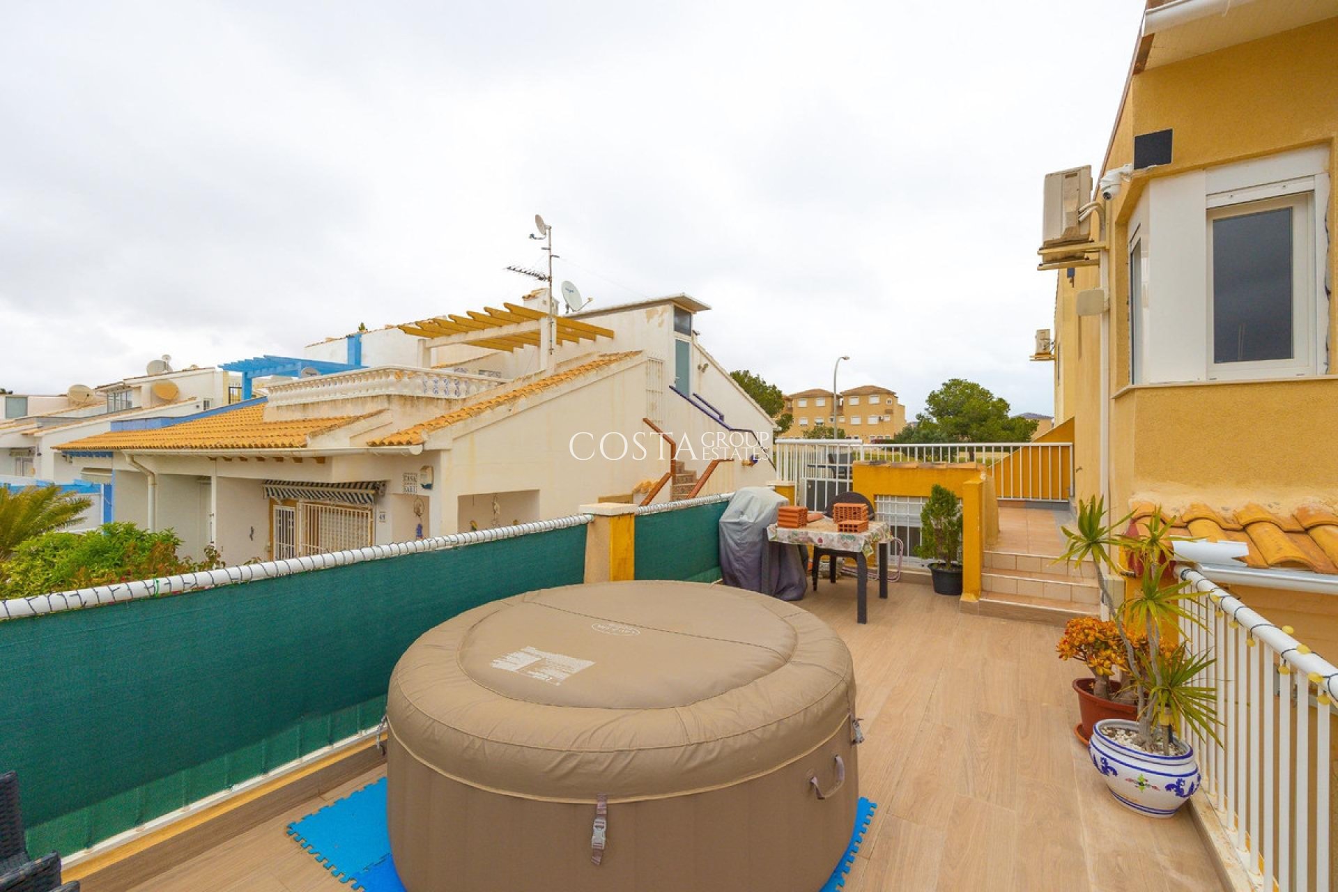 Herverkoop - Huis -
Orihuela - La Florida