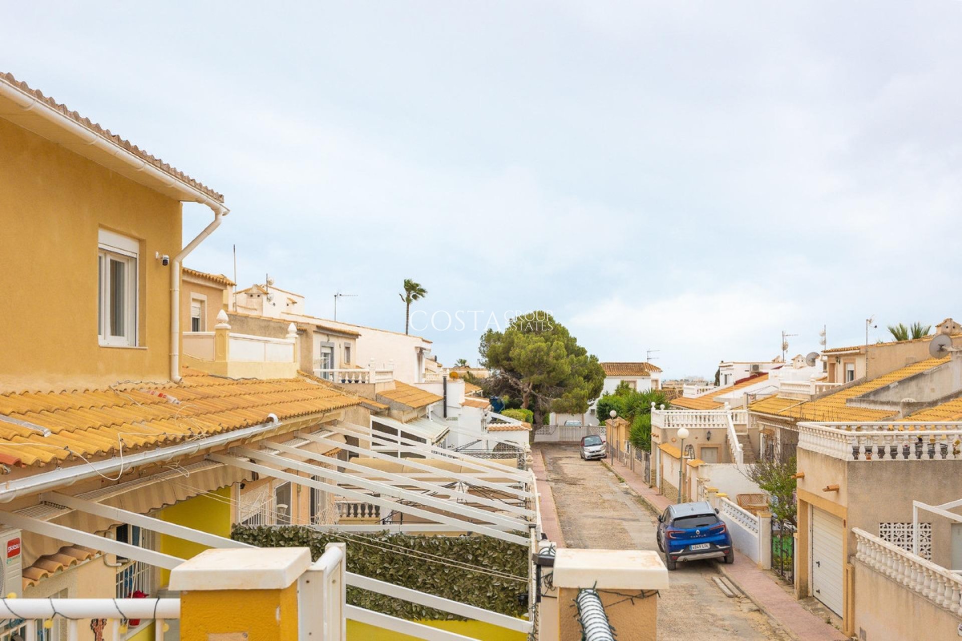 Herverkoop - Huis -
Orihuela - La Florida