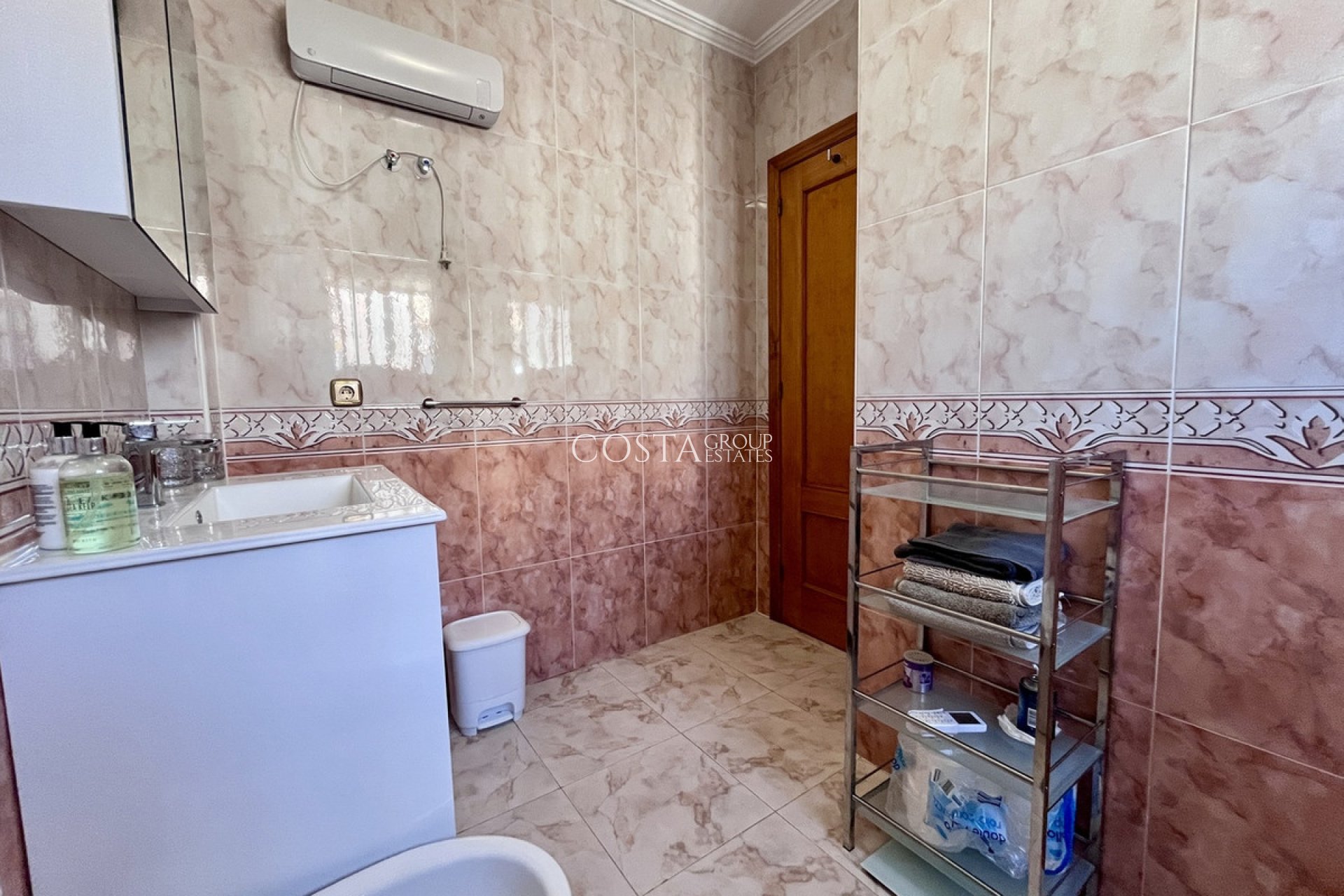 Herverkoop - Huis -
Orihuela - La Zenia