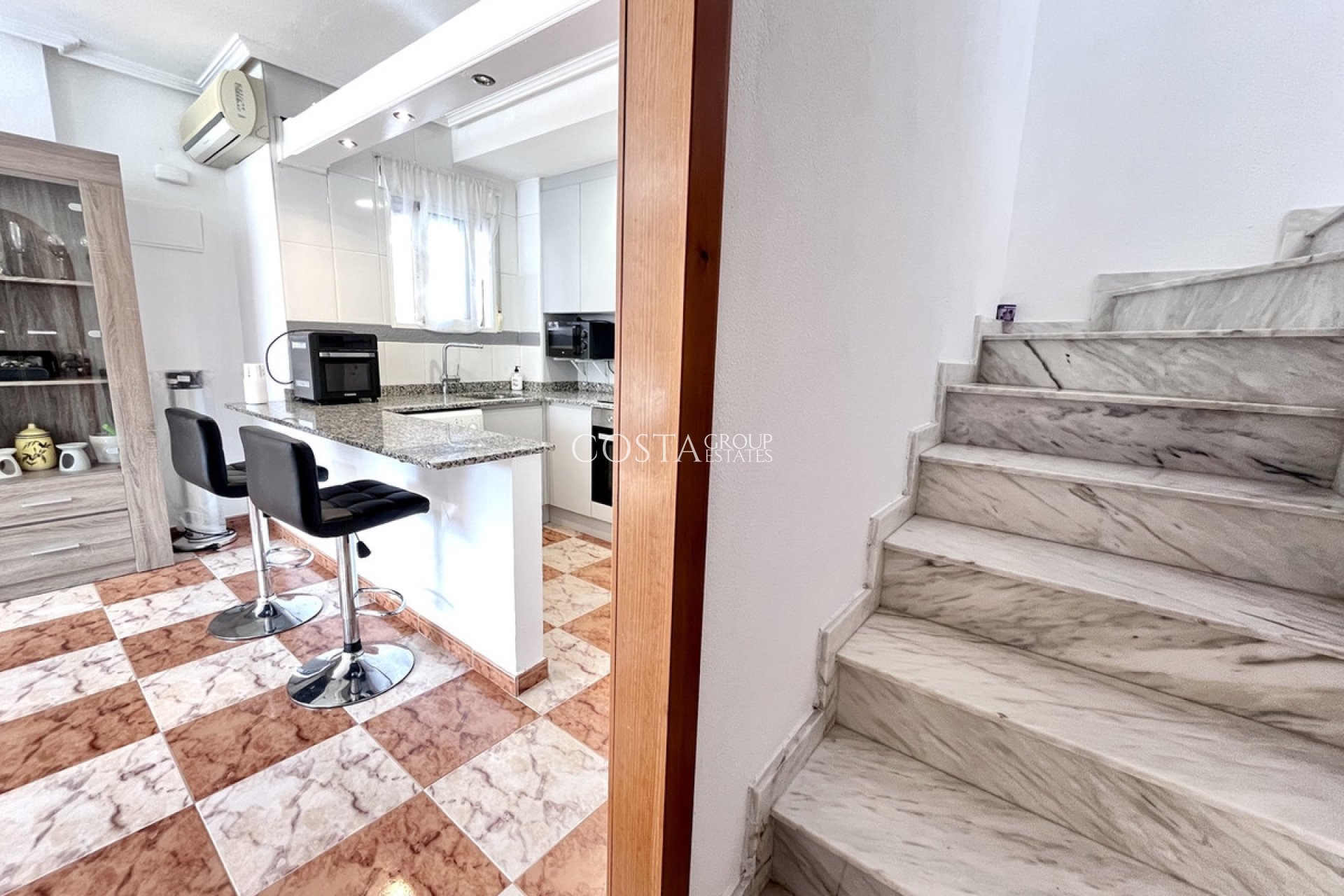 Herverkoop - Huis -
Orihuela - La Zenia