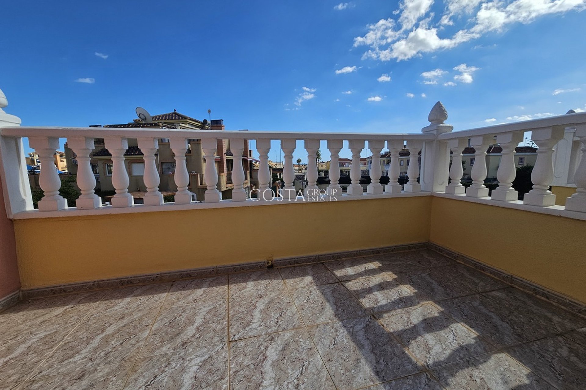 Herverkoop - Huis -
Orihuela - La Zenia