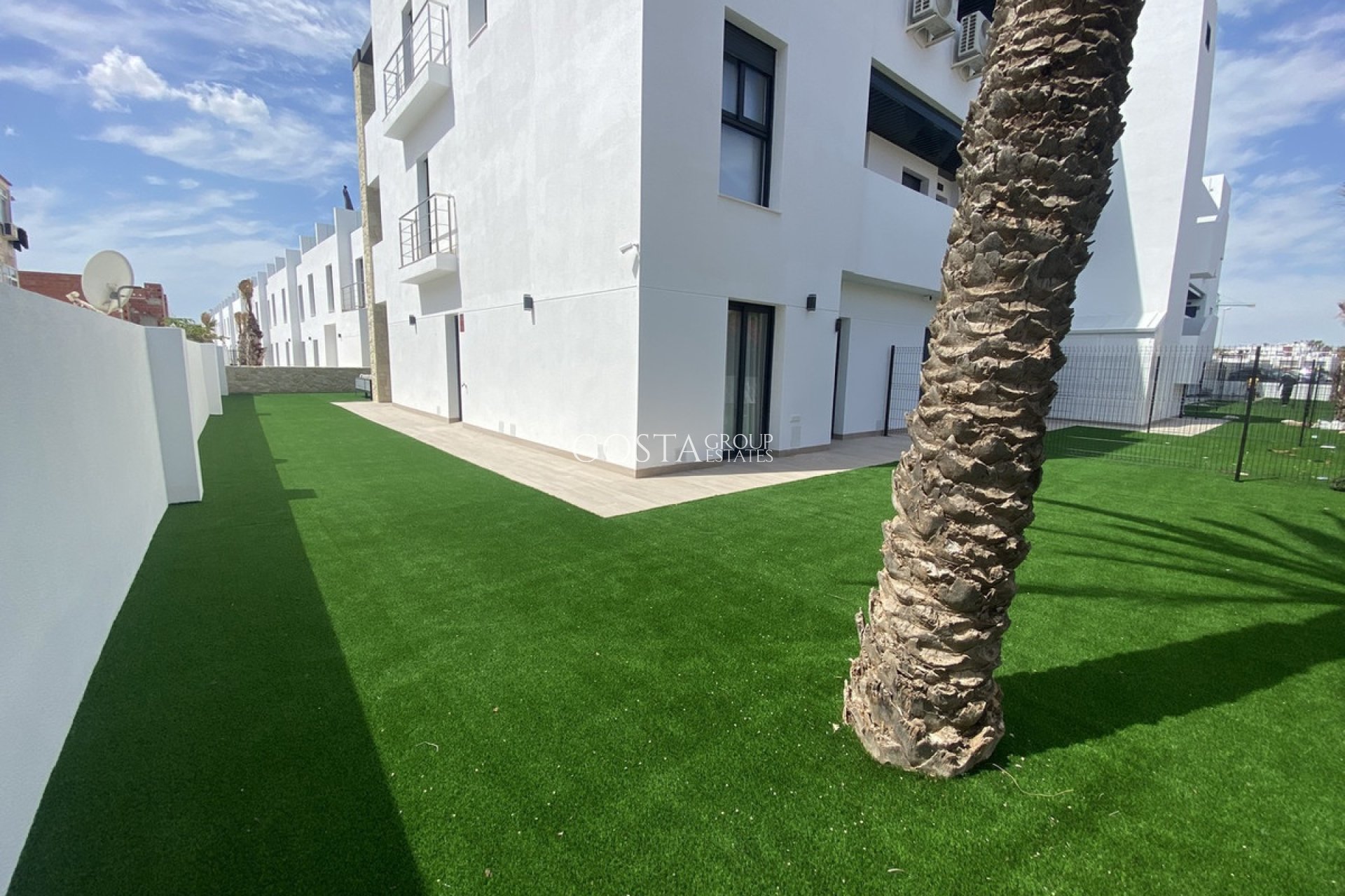 Herverkoop - Huis -
Orihuela - Punta Prima