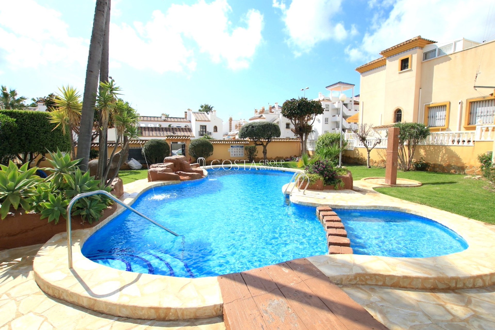 Herverkoop - Huis -
Orihuela - Villamartin