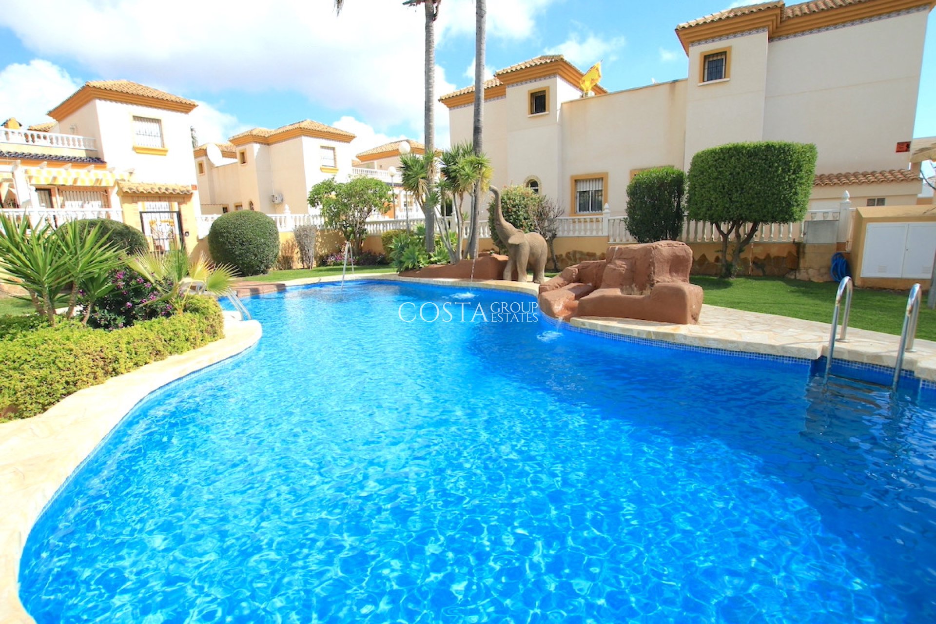 Herverkoop - Huis -
Orihuela - Villamartin