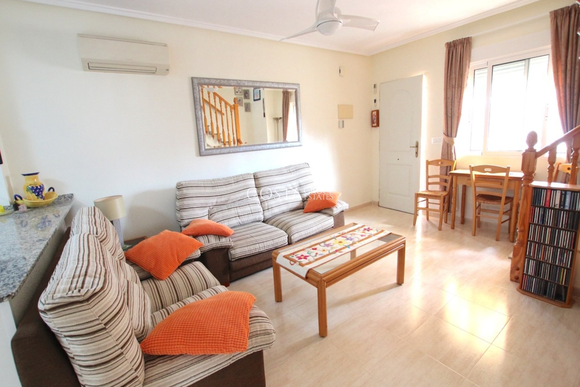 Herverkoop - Huis -
Orihuela - Villamartin