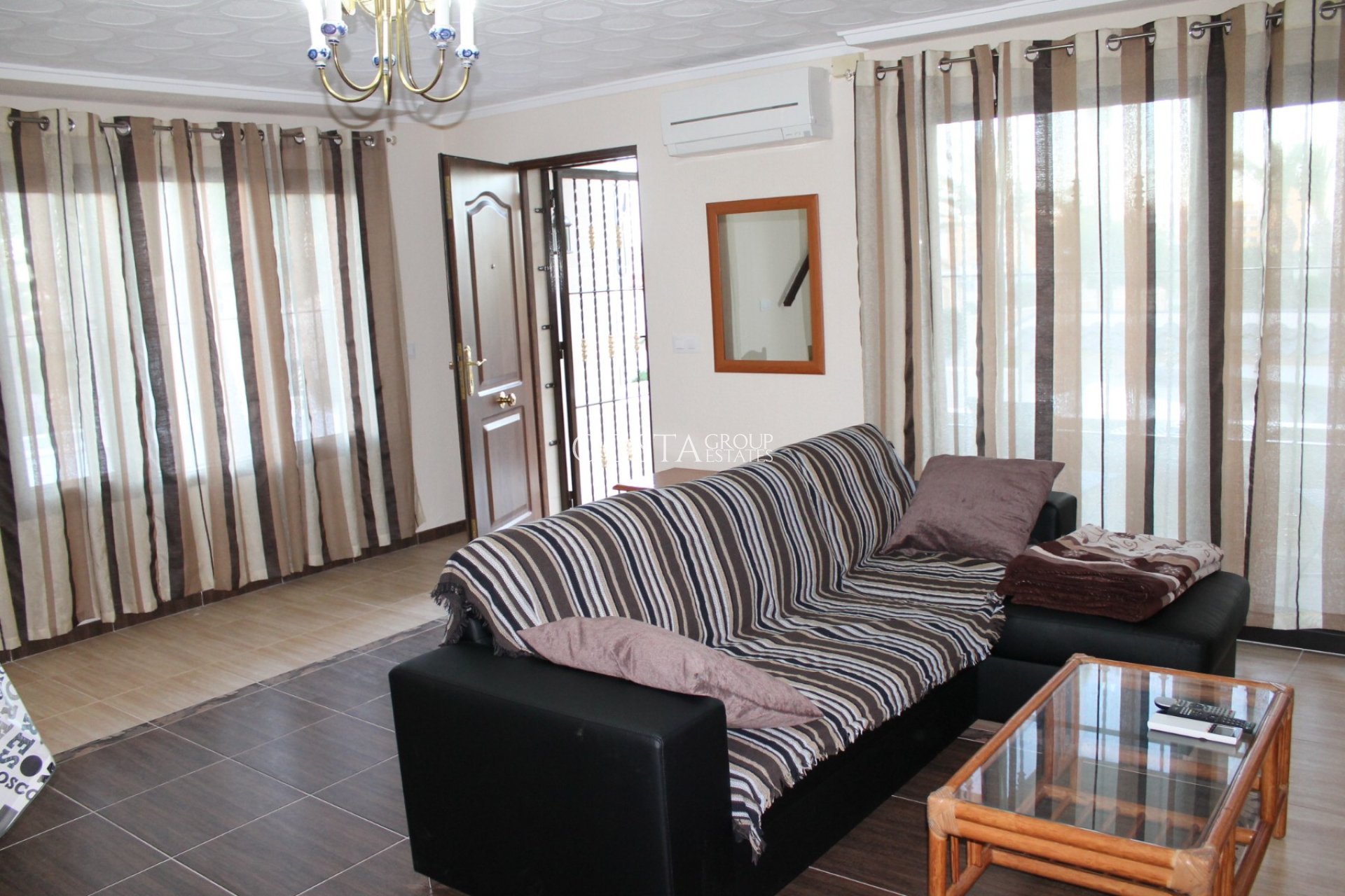 Herverkoop - Huis -
Torrevieja - Punta Prima