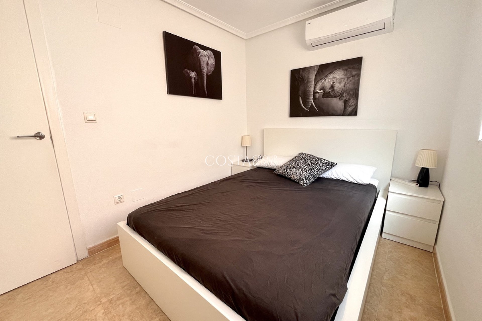 Herverkoop - Huis -
Torrevieja - Torrevieja Centro