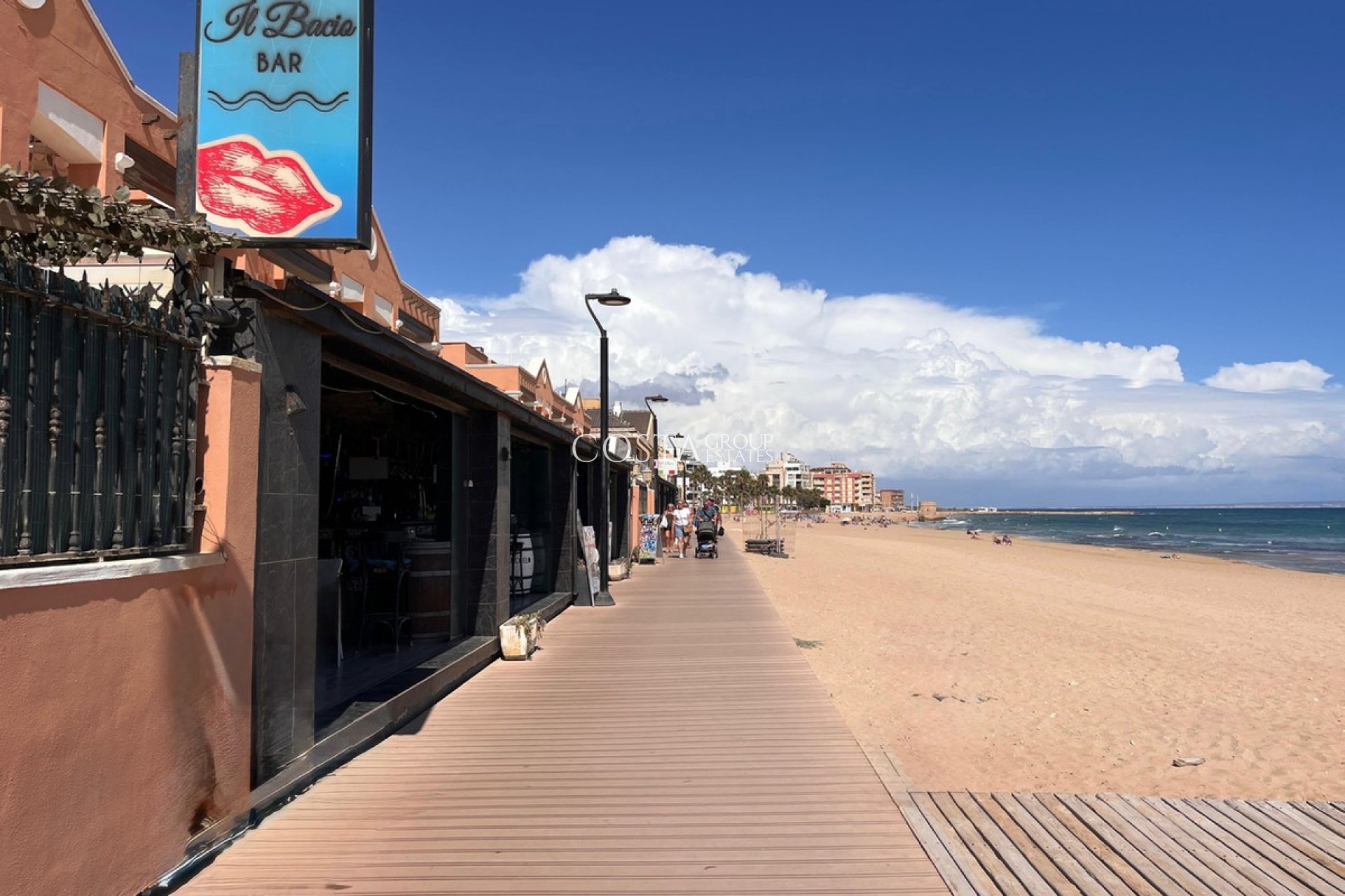 Herverkoop - Huis -
Torrevieja - Torrevieja Centro