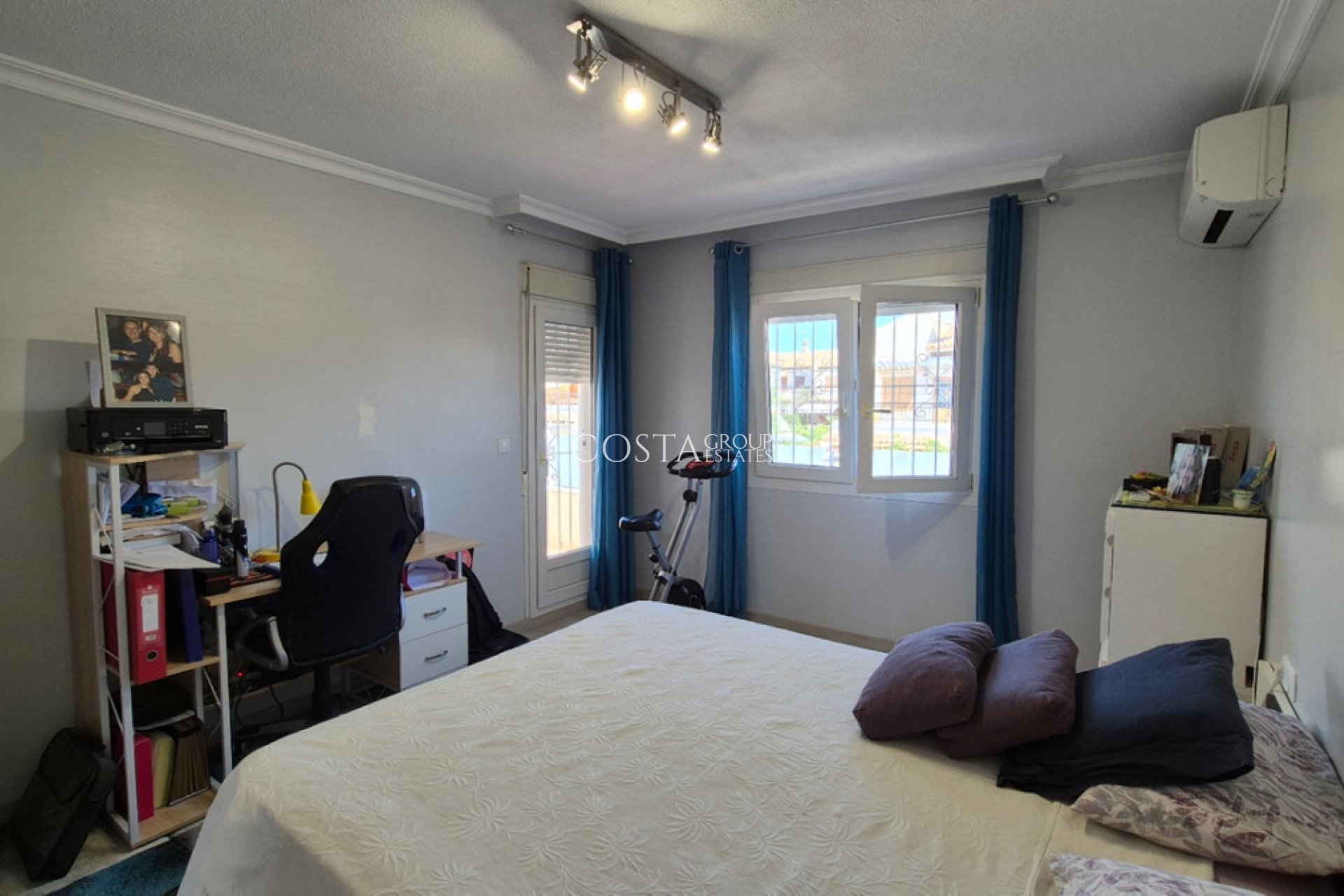 Herverkoop - Huis -
Torrevieja