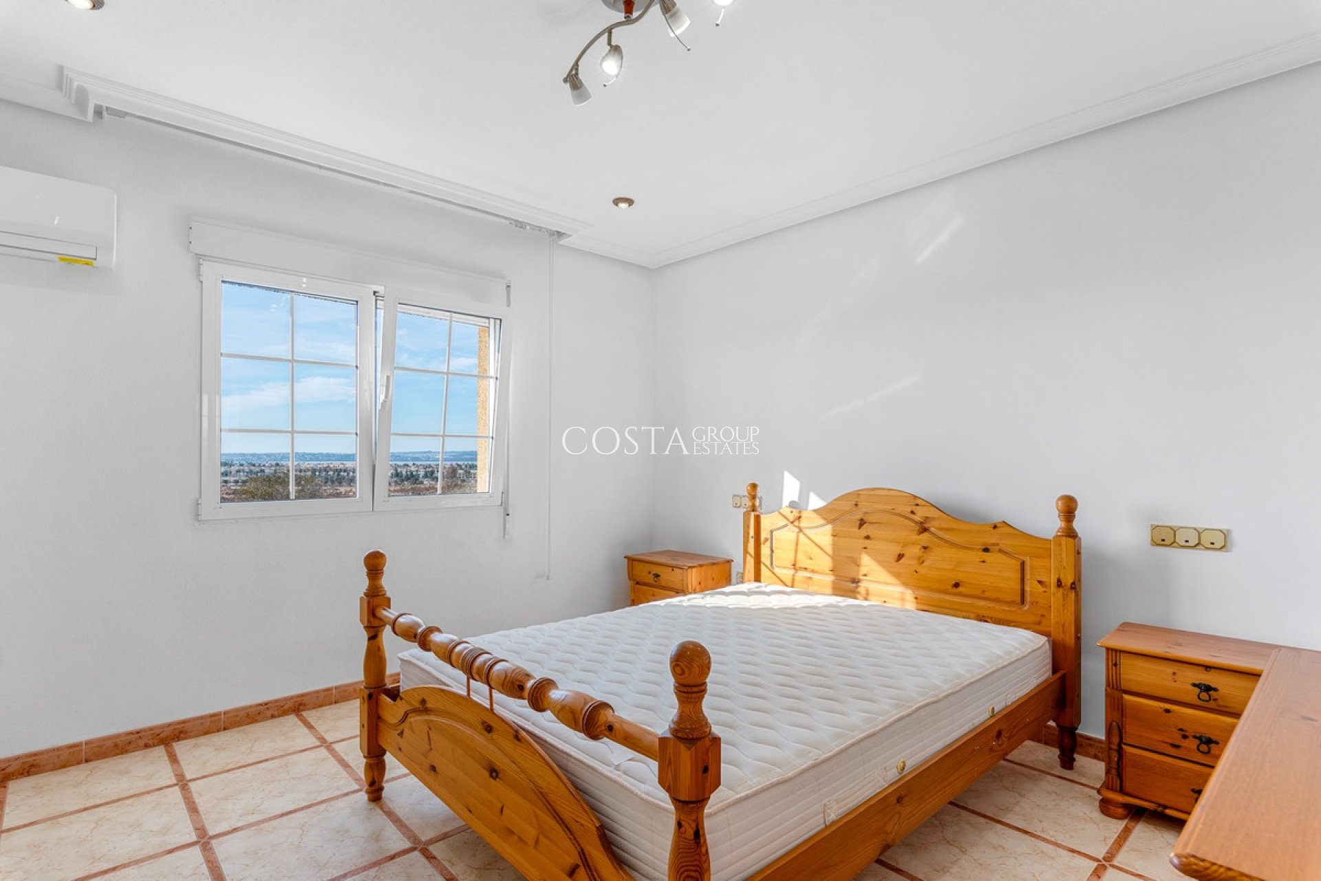 Herverkoop - Huis -
Torrevieja