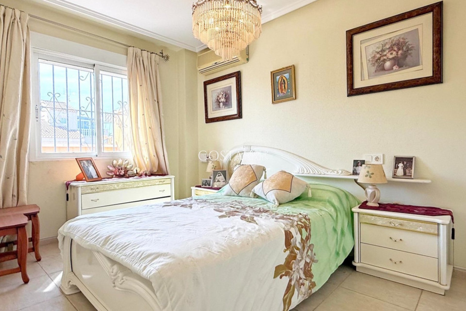 Herverkoop - Huis -
Torrevieja