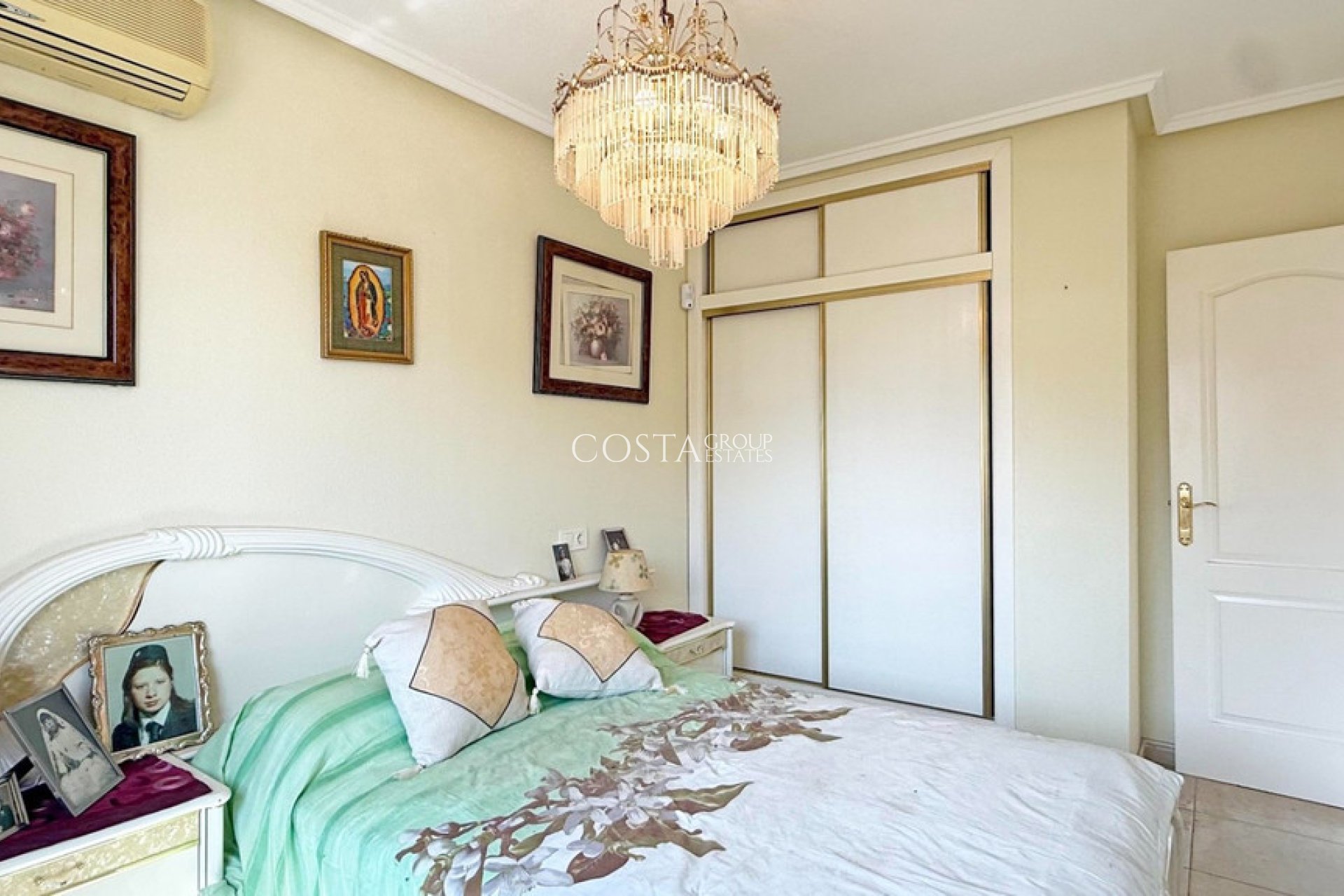 Herverkoop - Huis -
Torrevieja