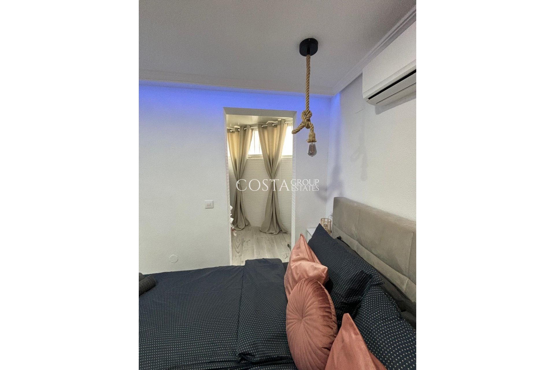 Herverkoop - Huis -
Torrevieja