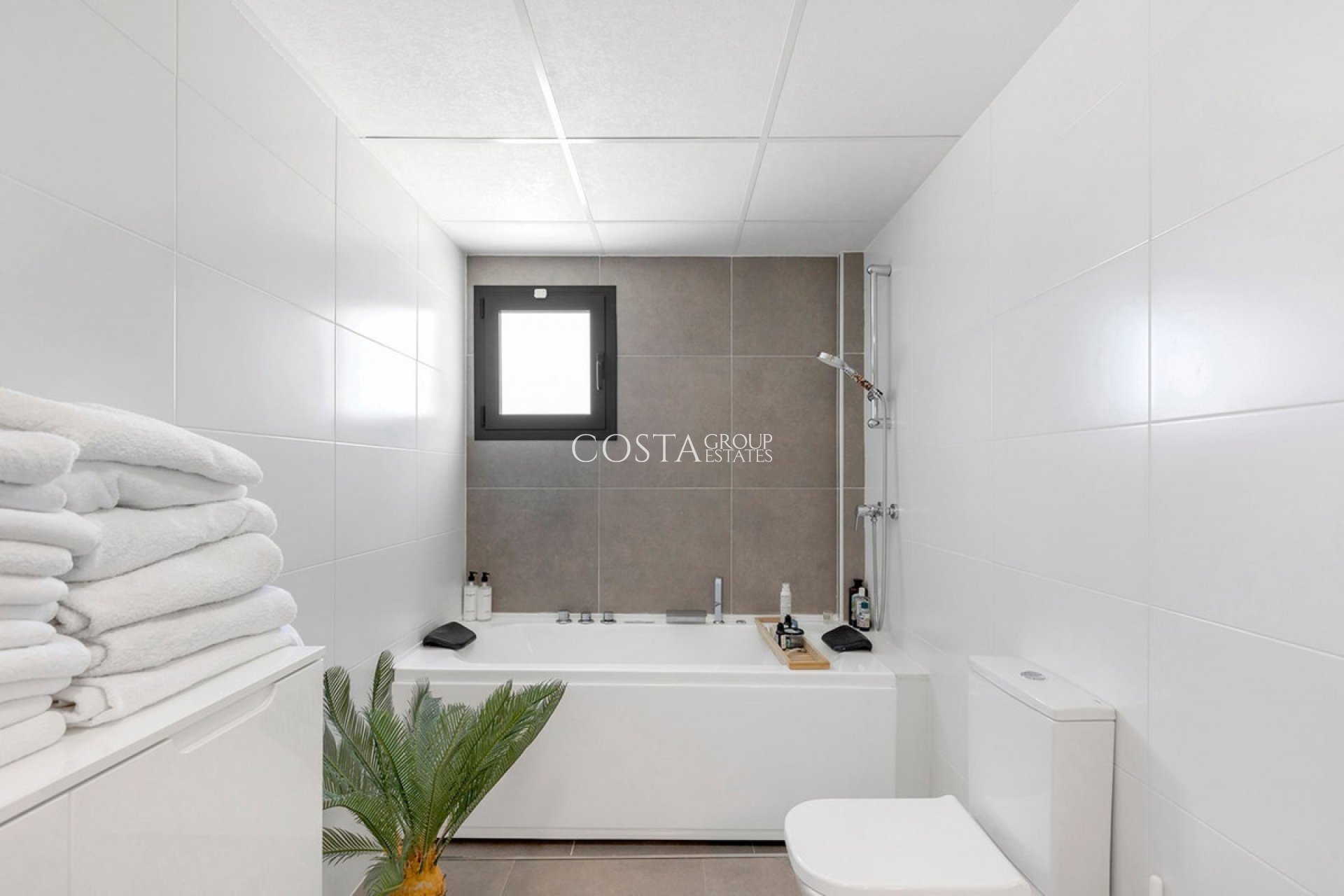 Herverkoop - Villa -
Abanilla - Macisvenda