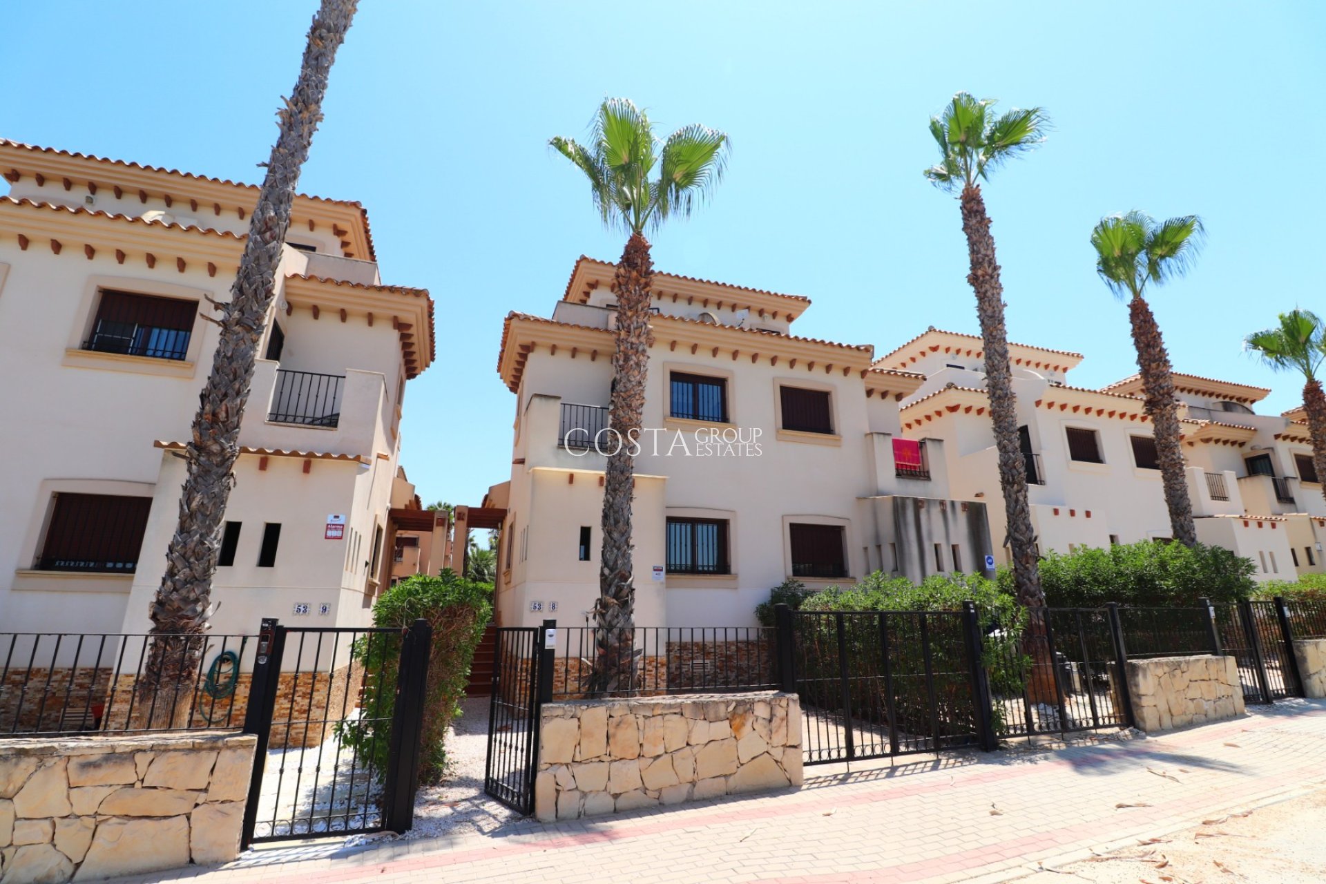 Herverkoop - Villa -
Algorfa - La Finca Golf Resort