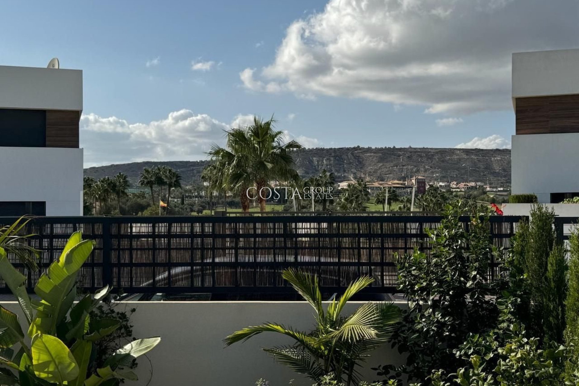Herverkoop - Villa -
Algorfa - La Finca Golf