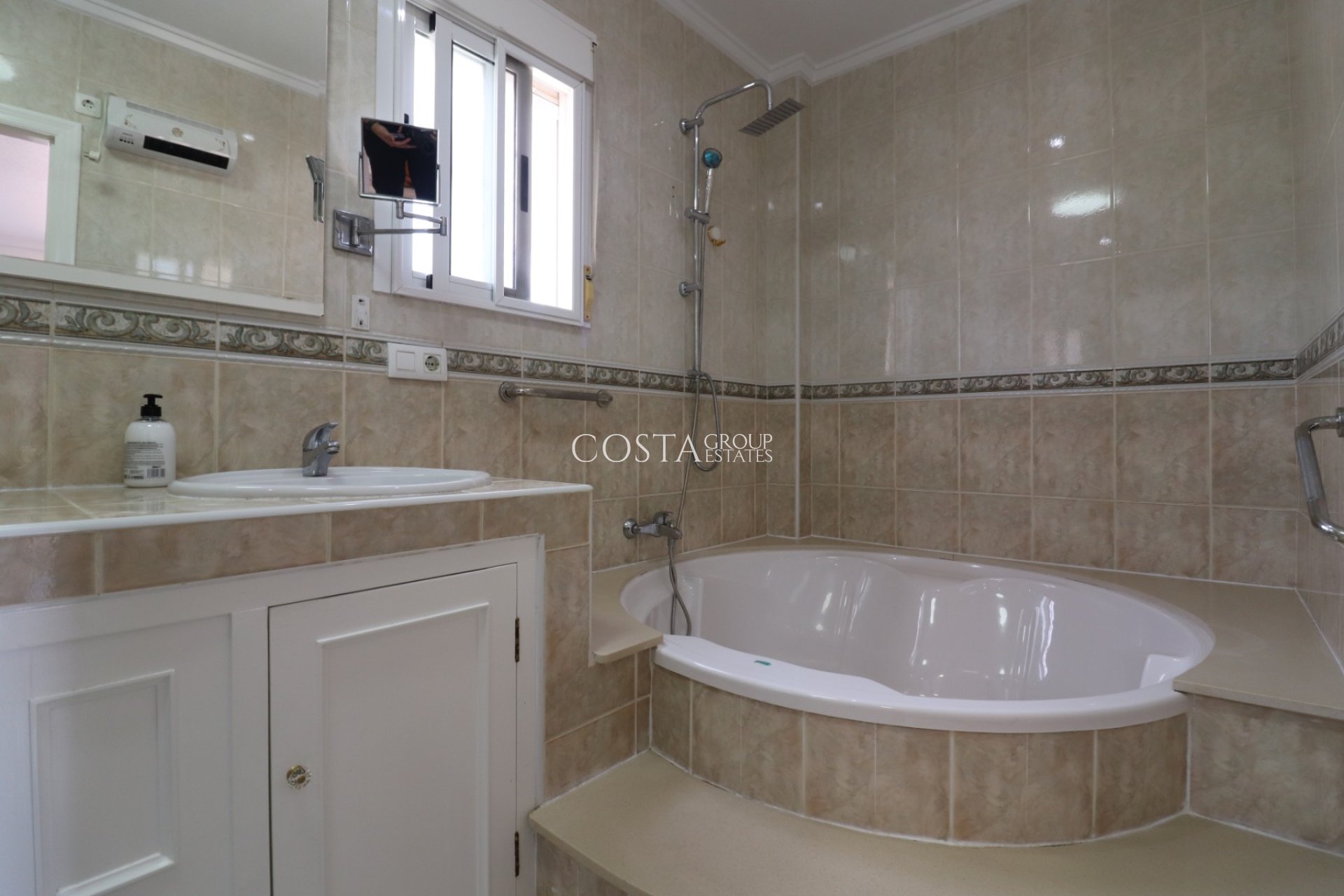Herverkoop - Villa -
Algorfa - Lomas de La Juliana