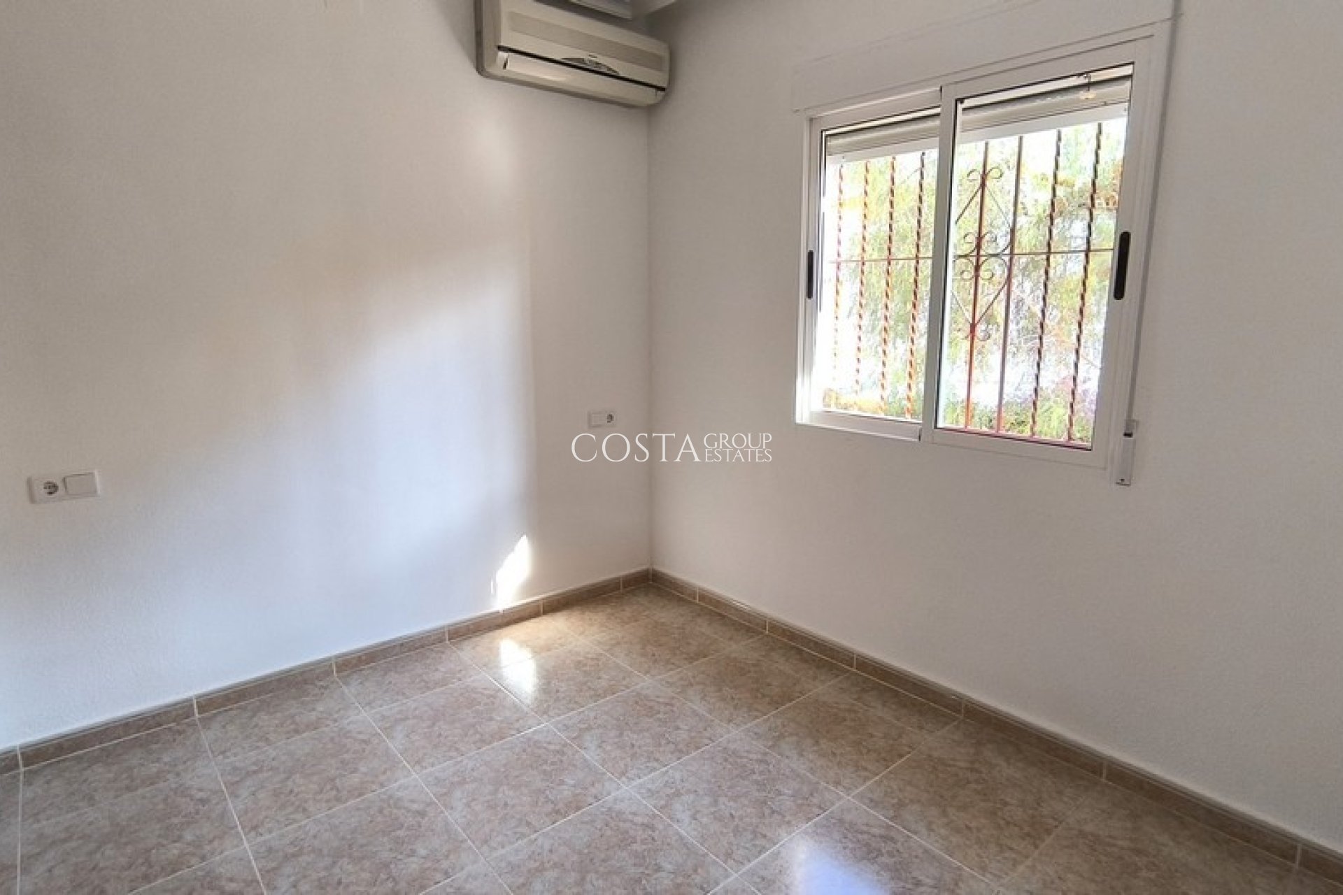 Herverkoop - Villa -
Algorfa - Montemar