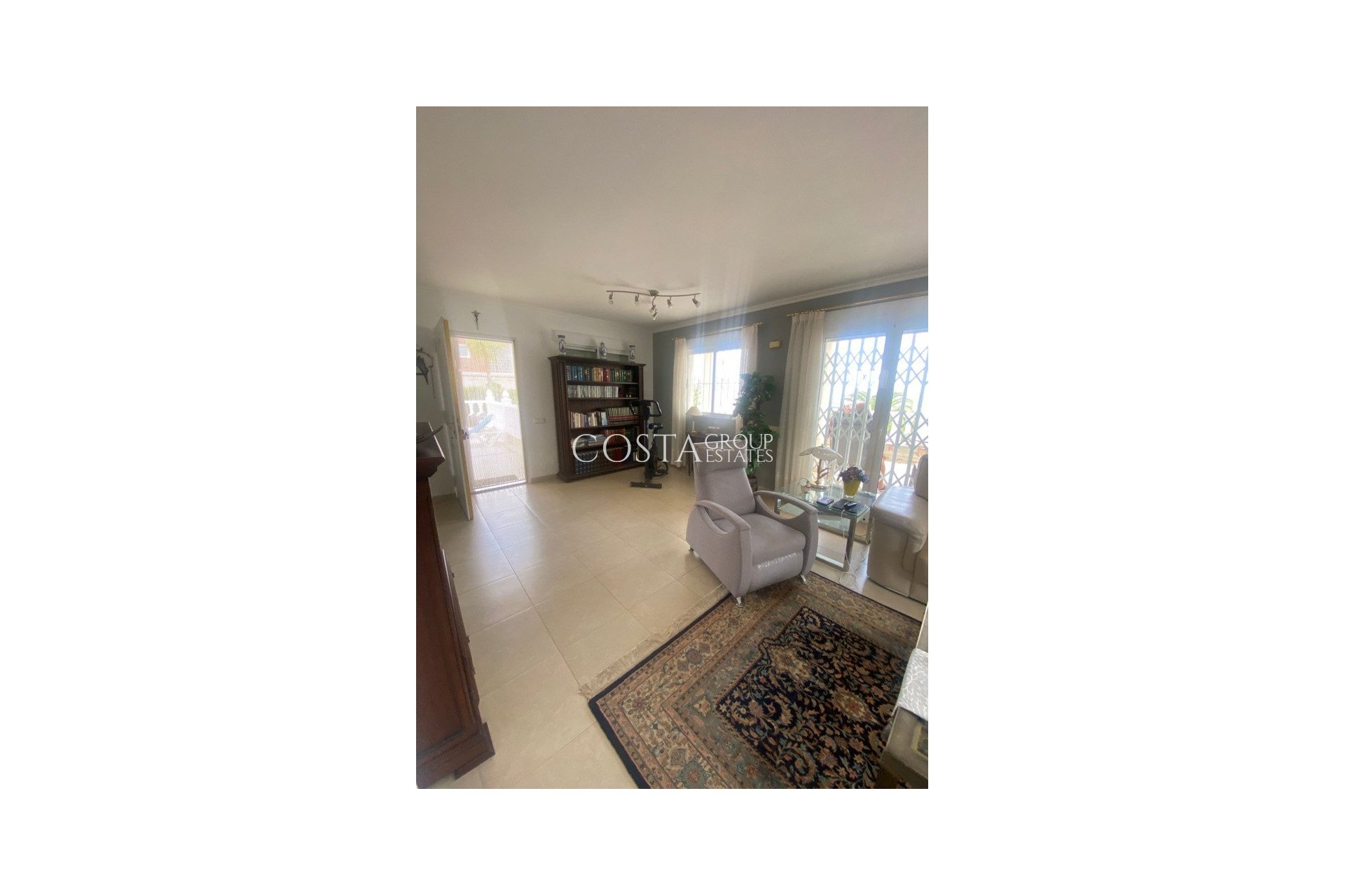 Herverkoop - Villa -
Algorfa