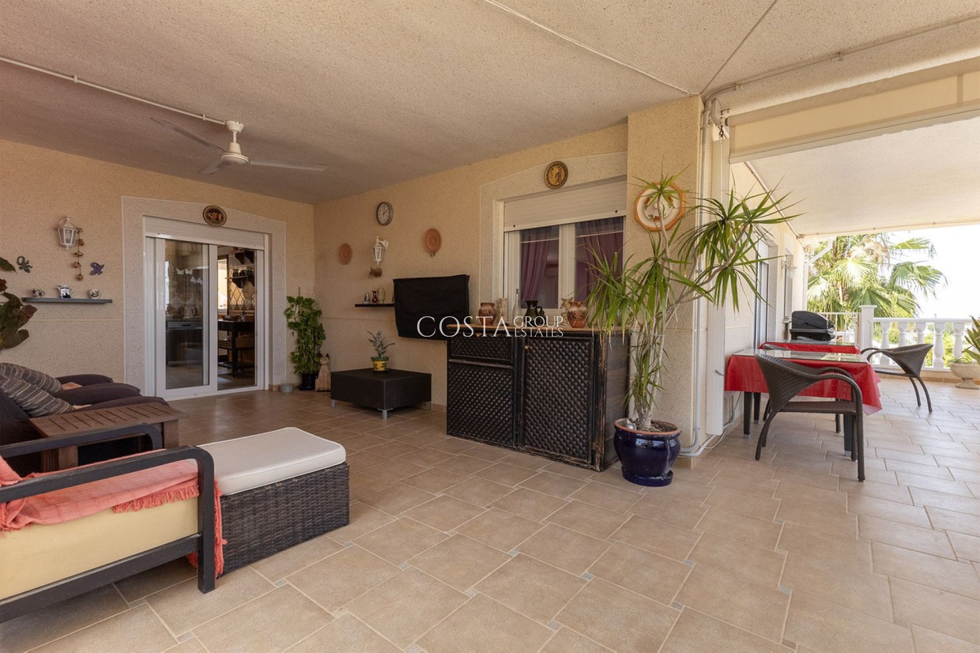 Herverkoop - Villa -
Algorfa