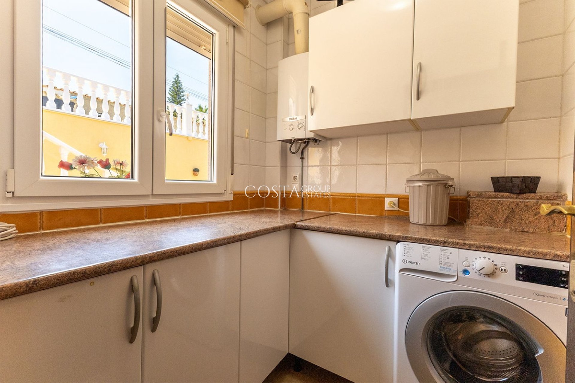 Herverkoop - Villa -
Algorfa