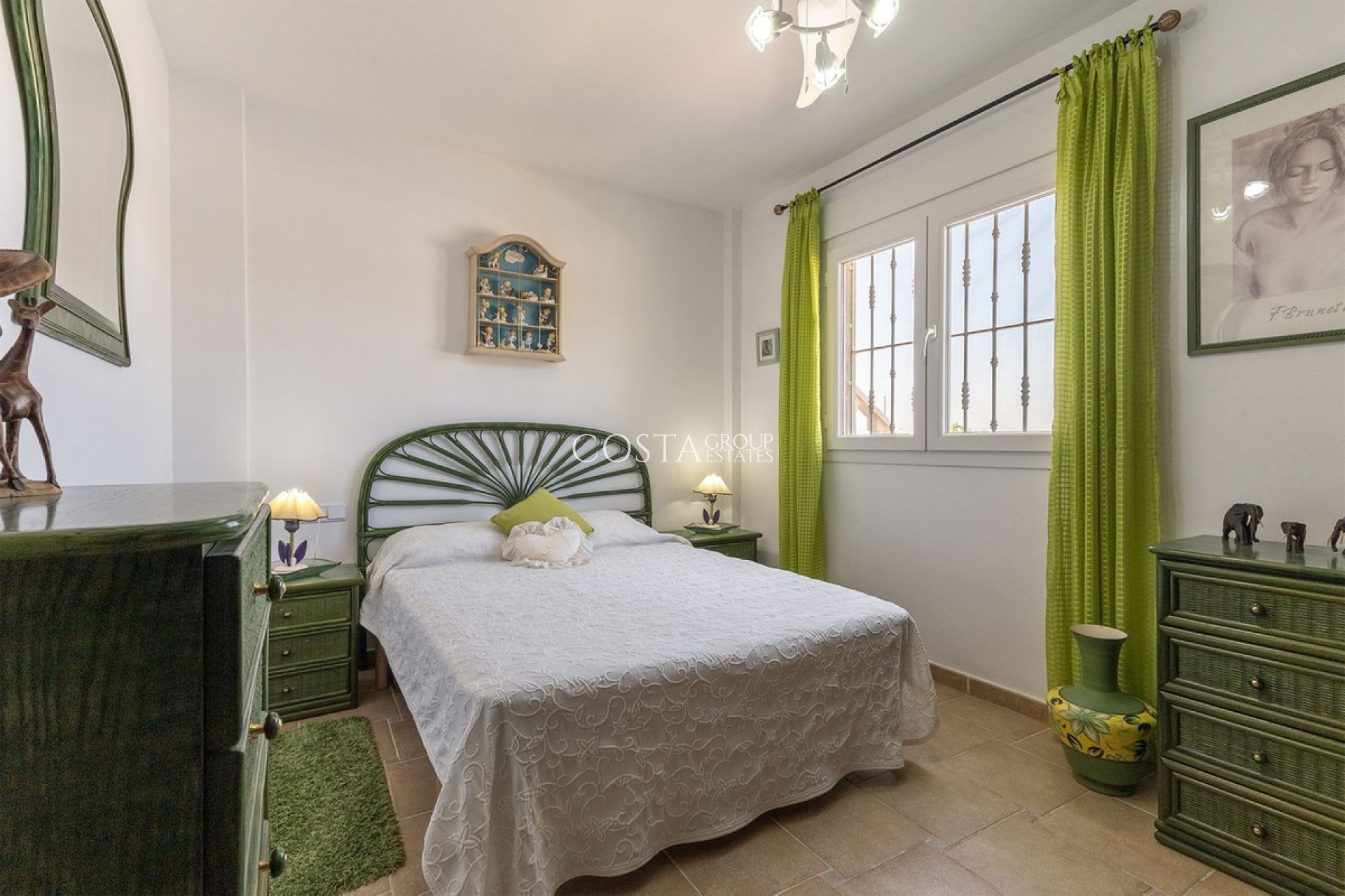 Herverkoop - Villa -
Algorfa