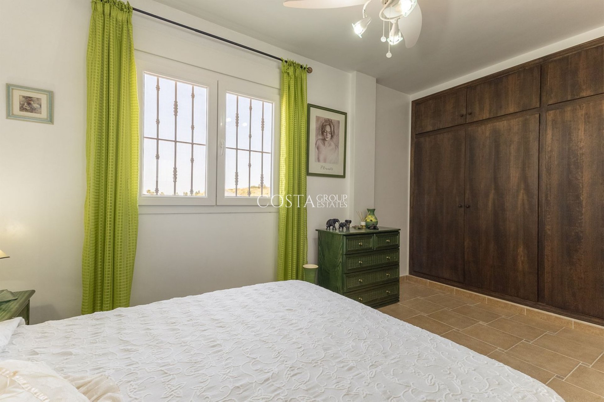 Herverkoop - Villa -
Algorfa