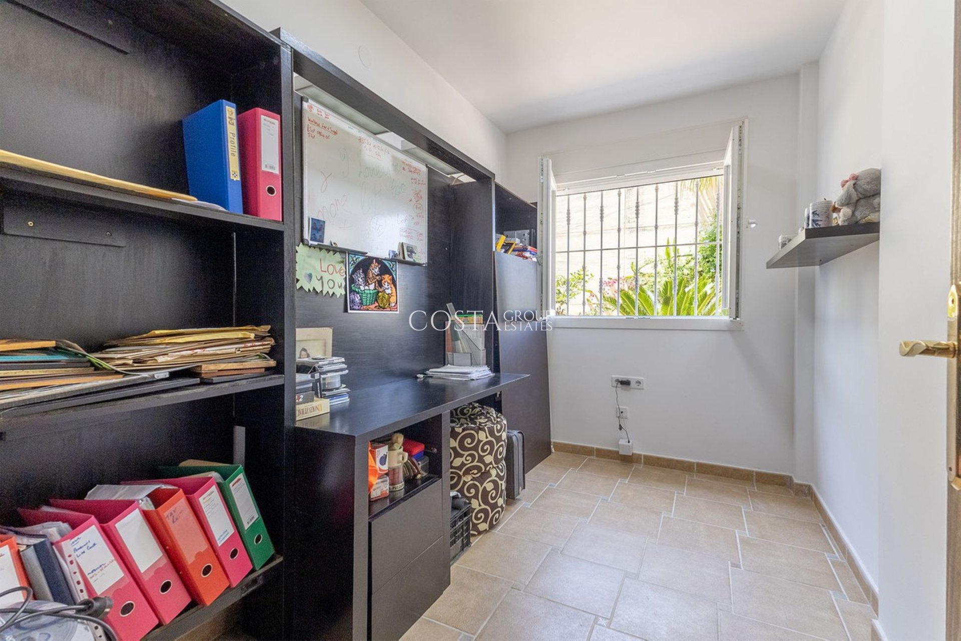 Herverkoop - Villa -
Algorfa