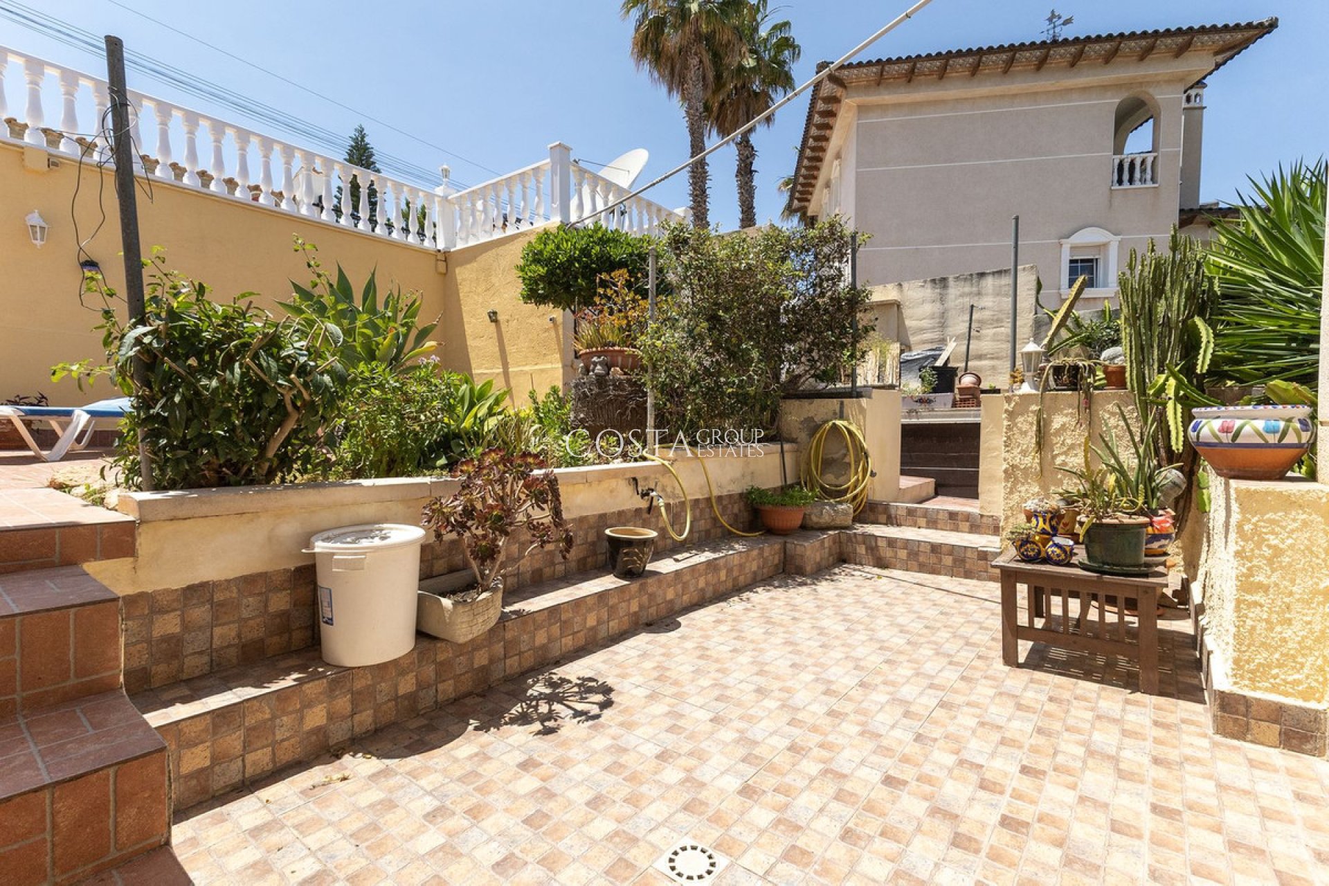 Herverkoop - Villa -
Algorfa