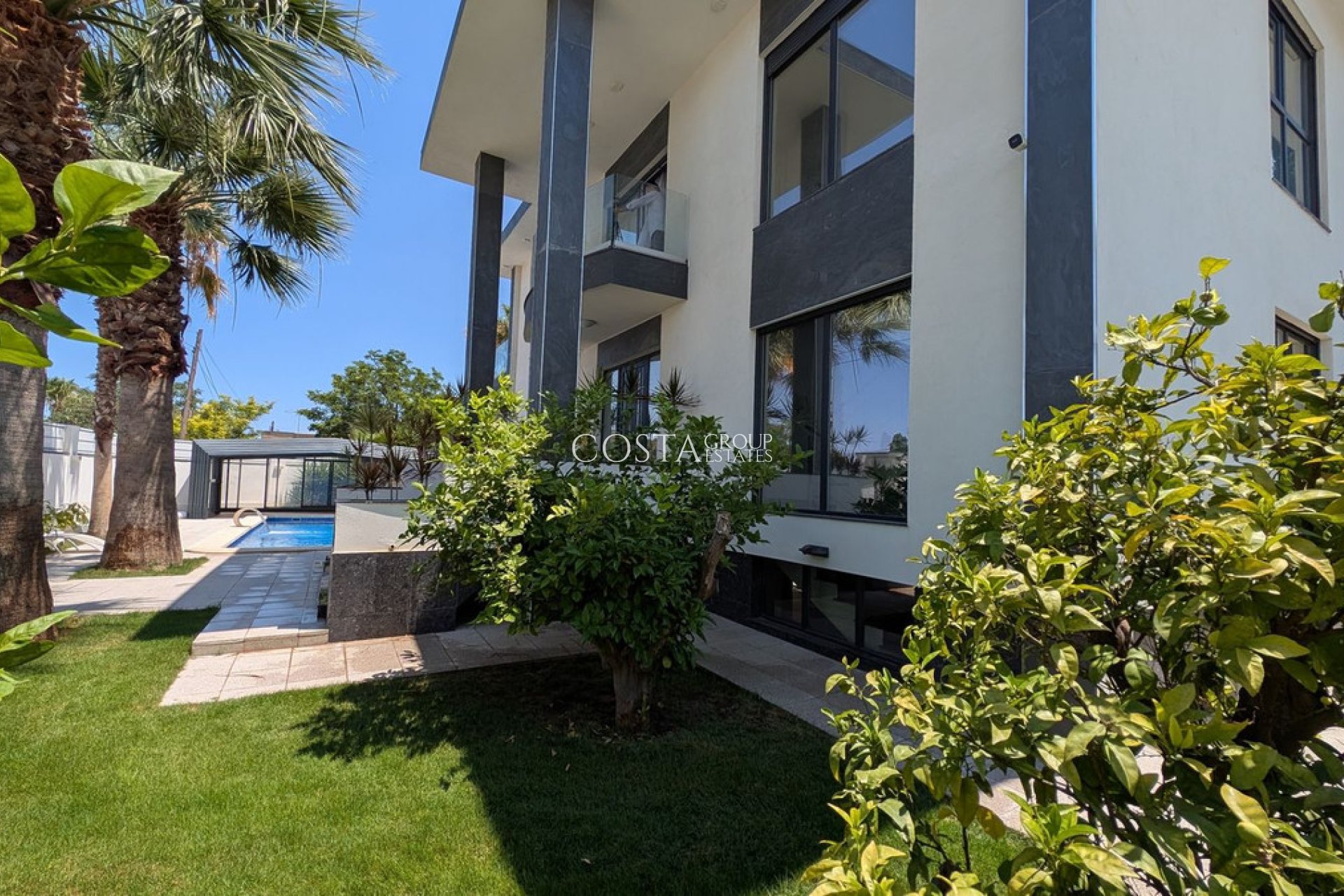 Herverkoop - Villa -
Alicante - Alicante Centro
