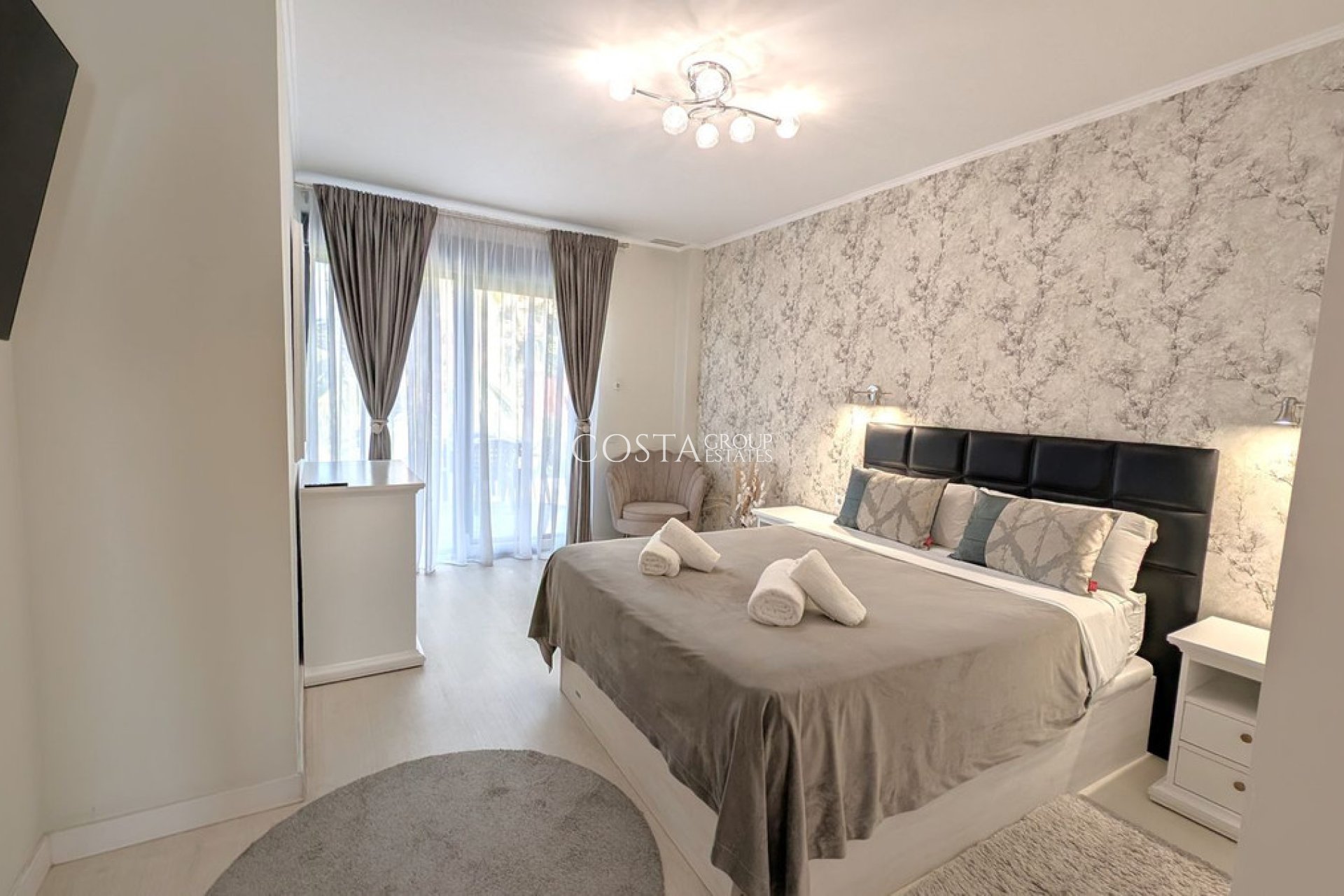 Herverkoop - Villa -
Alicante - Alicante Centro