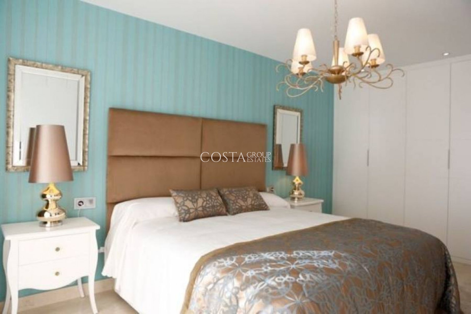 Herverkoop - Villa -
Alicante - Alicante Centro