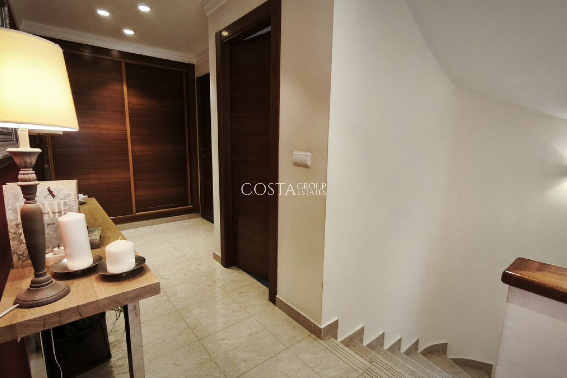 Herverkoop - Villa -
Alicante - Alicante Centro