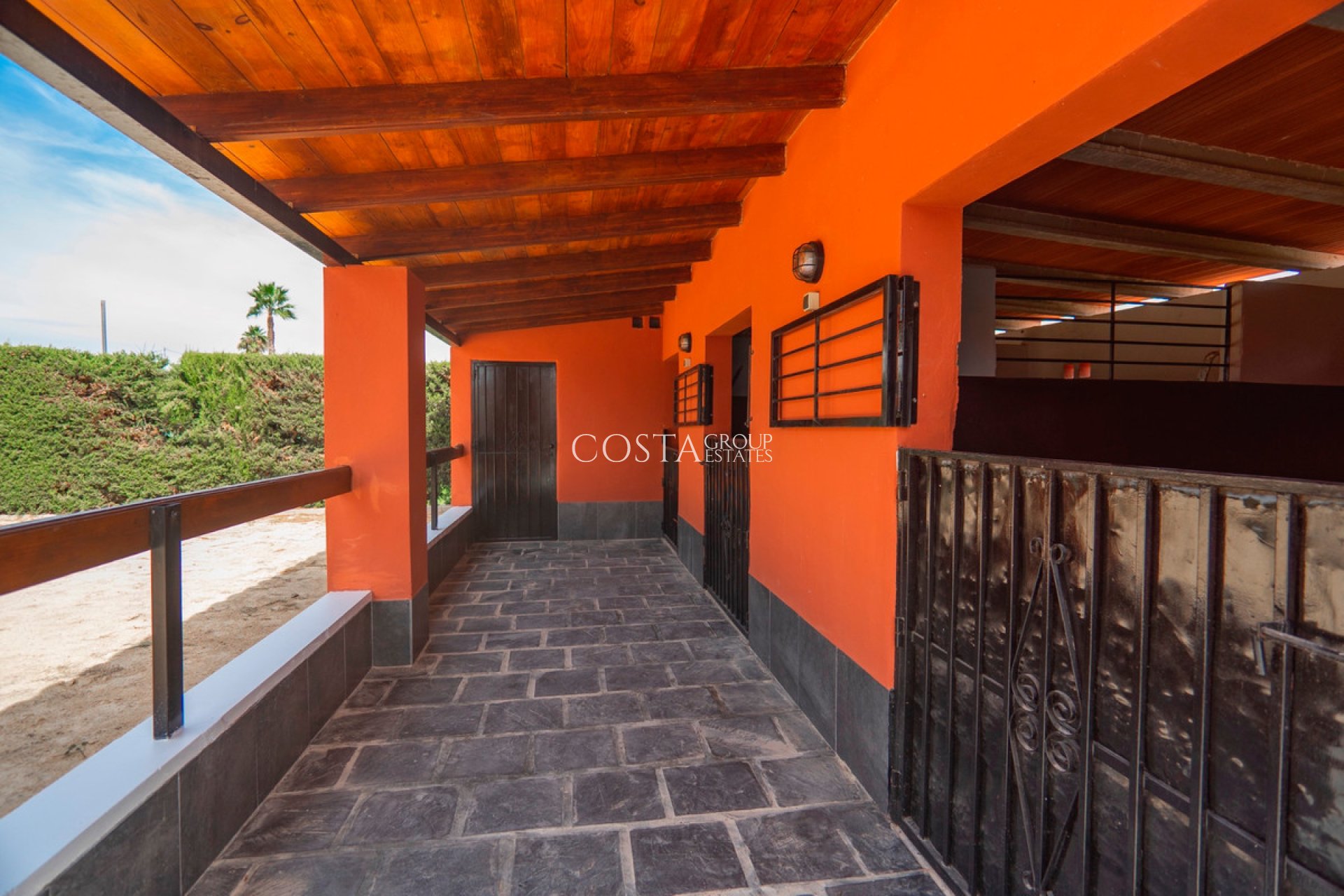 Herverkoop - Villa -
Almoradí - Heredades