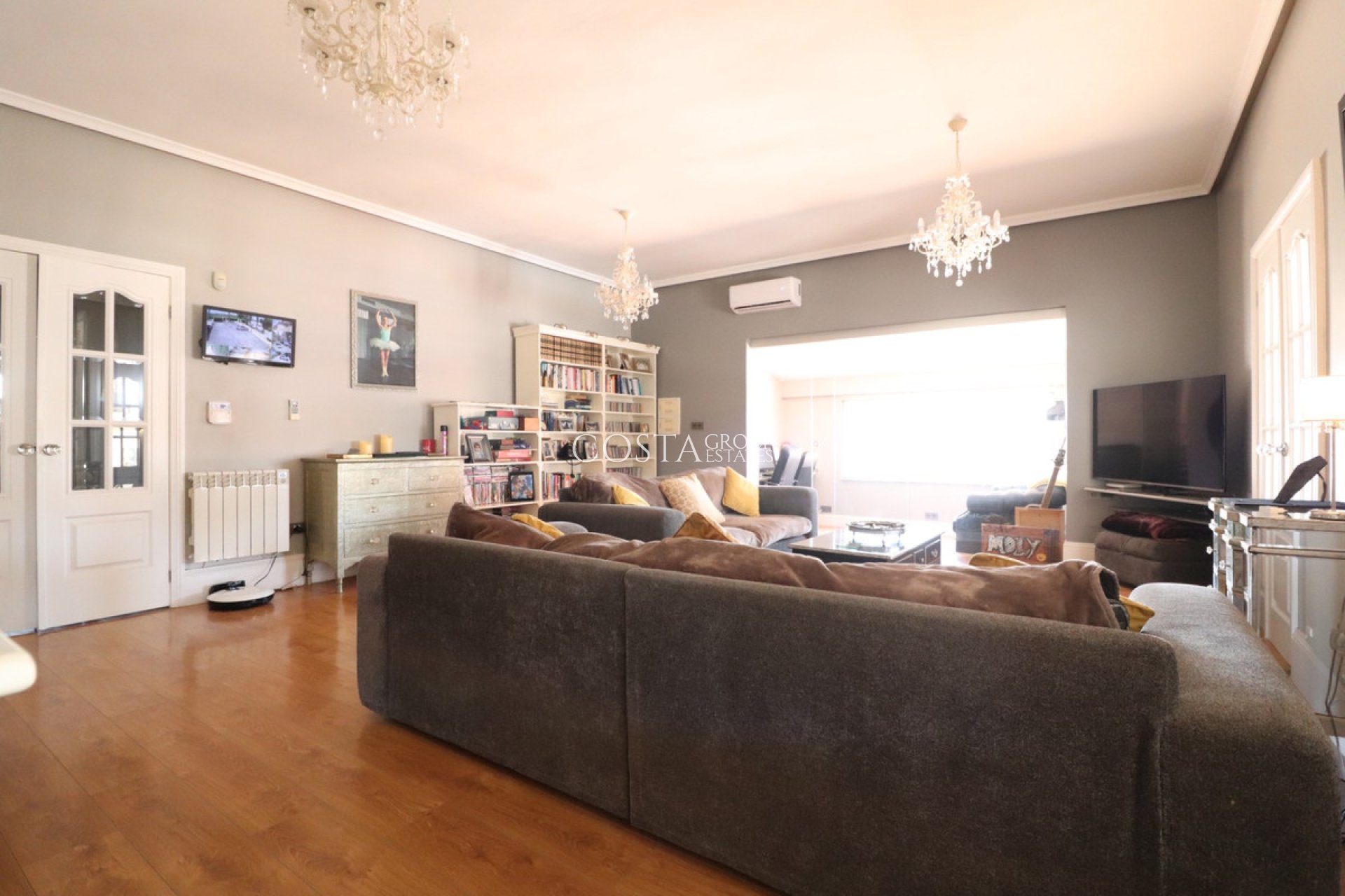 Herverkoop - Villa -
Almoradí - Heredades