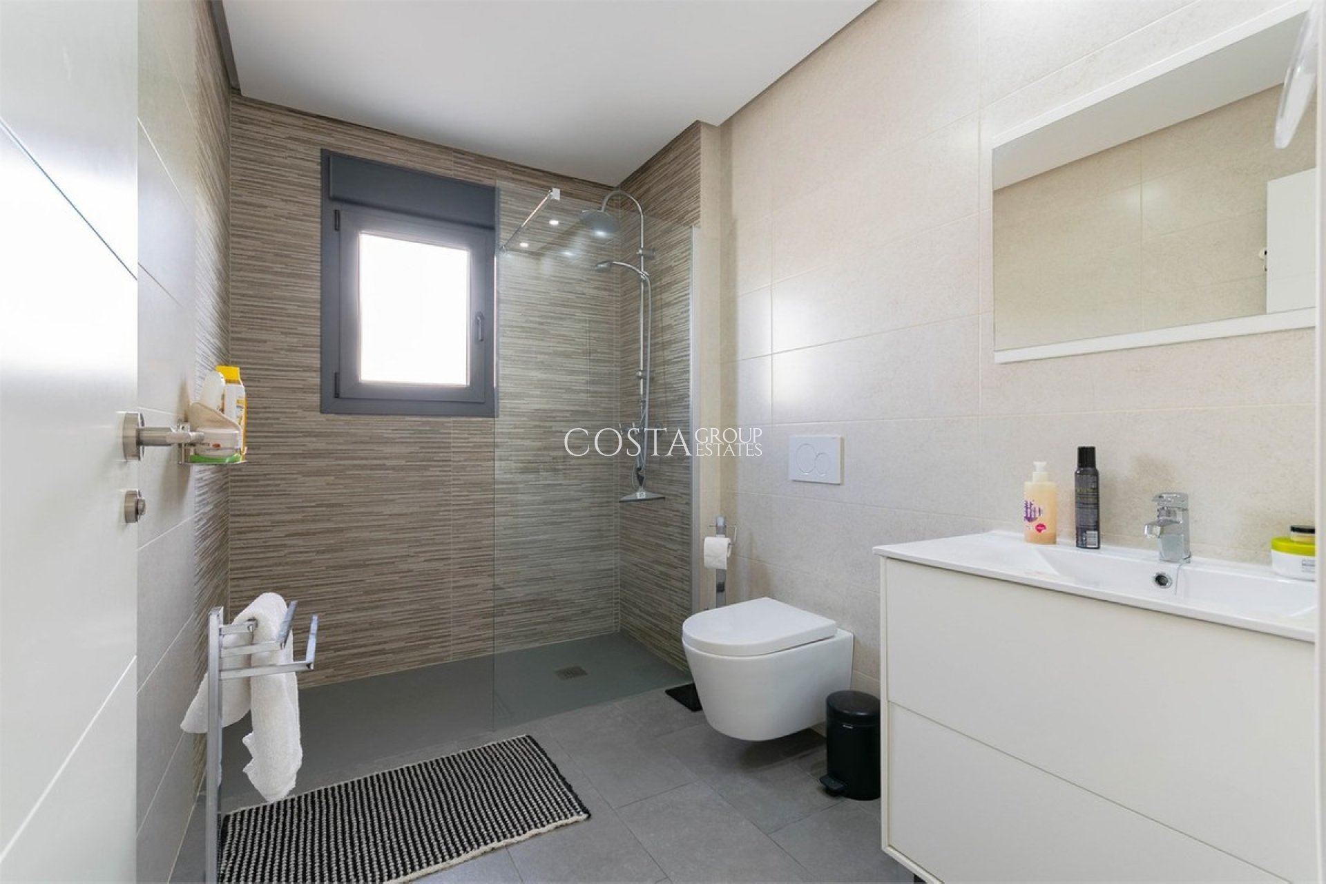 Herverkoop - Villa -
Benijofar