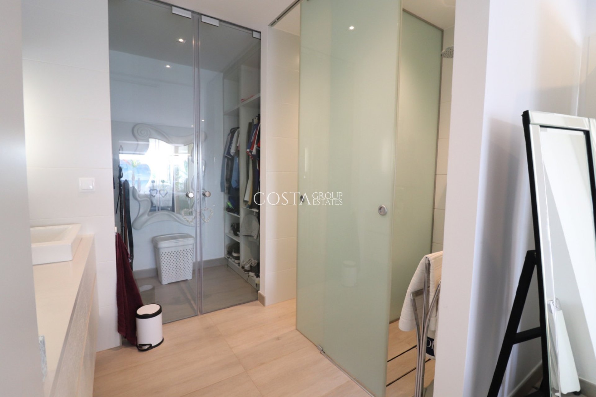 Herverkoop - Villa -
Benijofar