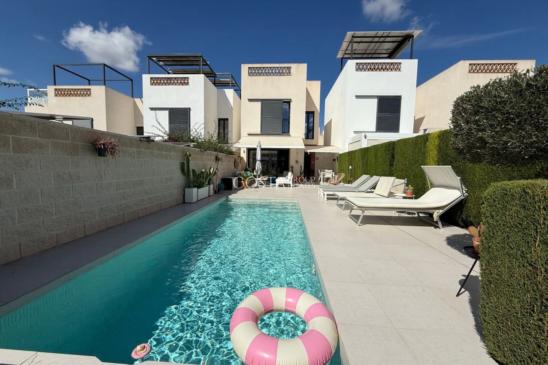 Herverkoop - Villa -
Benijofar