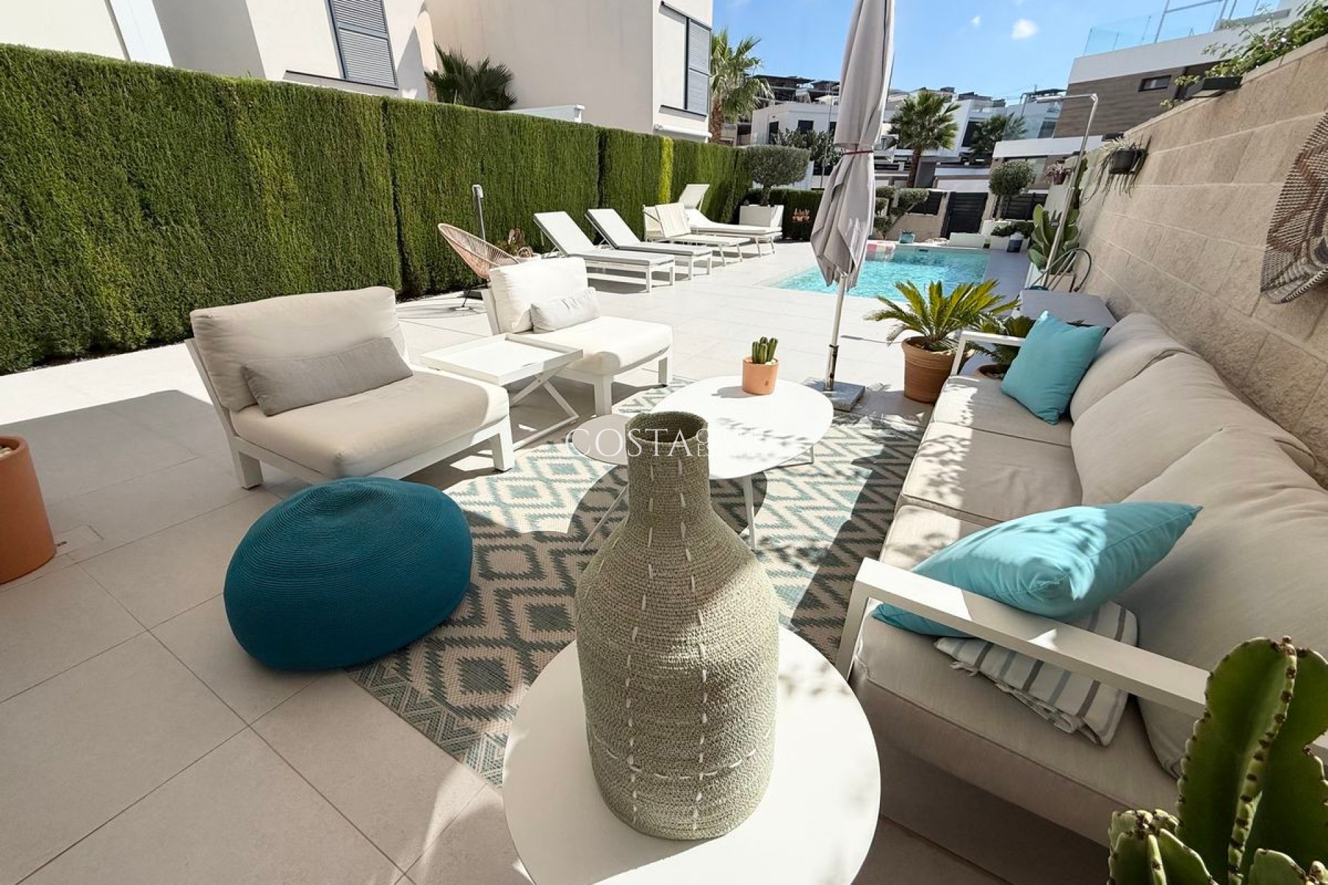 Herverkoop - Villa -
Benijofar