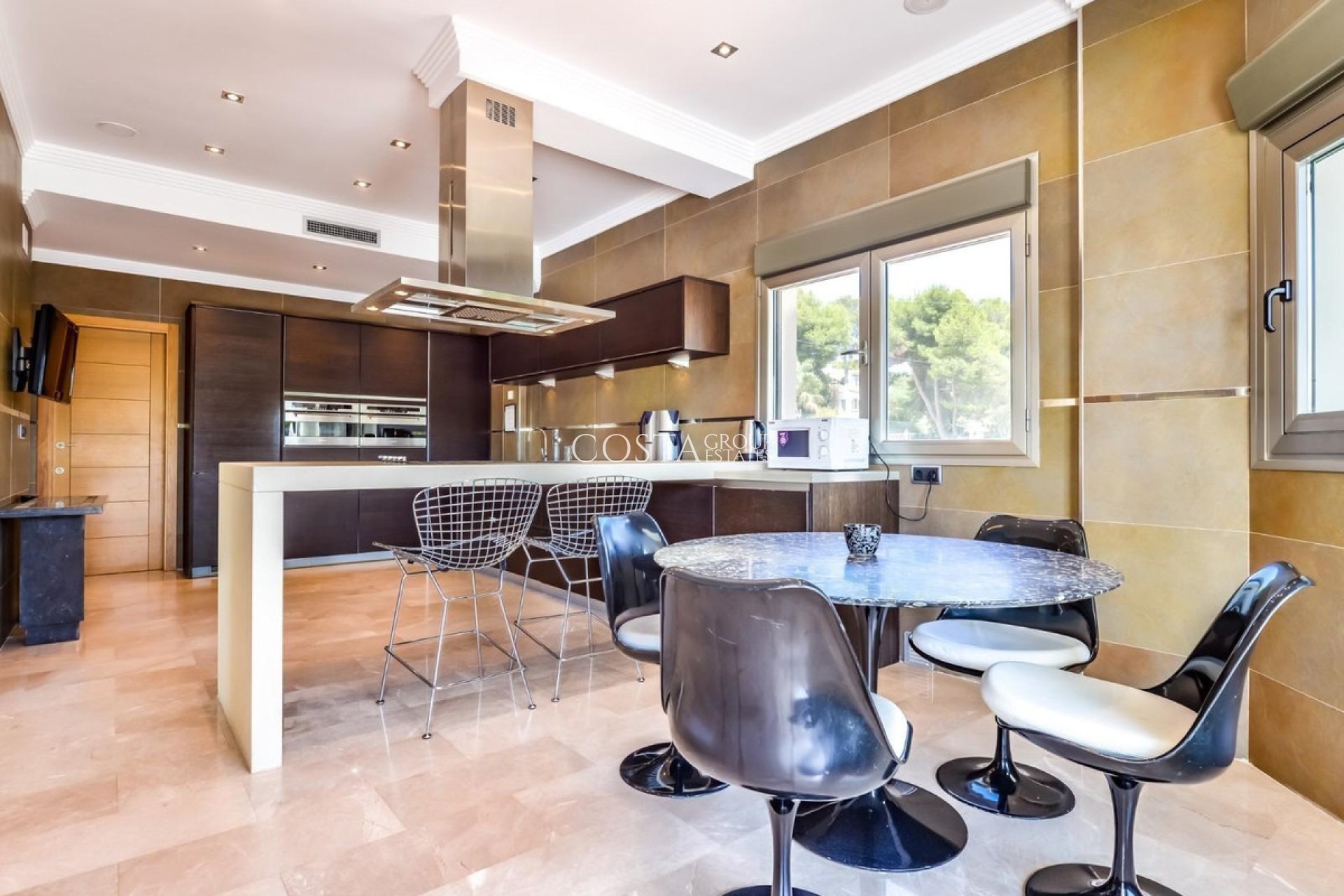 Herverkoop - Villa -
Benissa - Benissa Centro