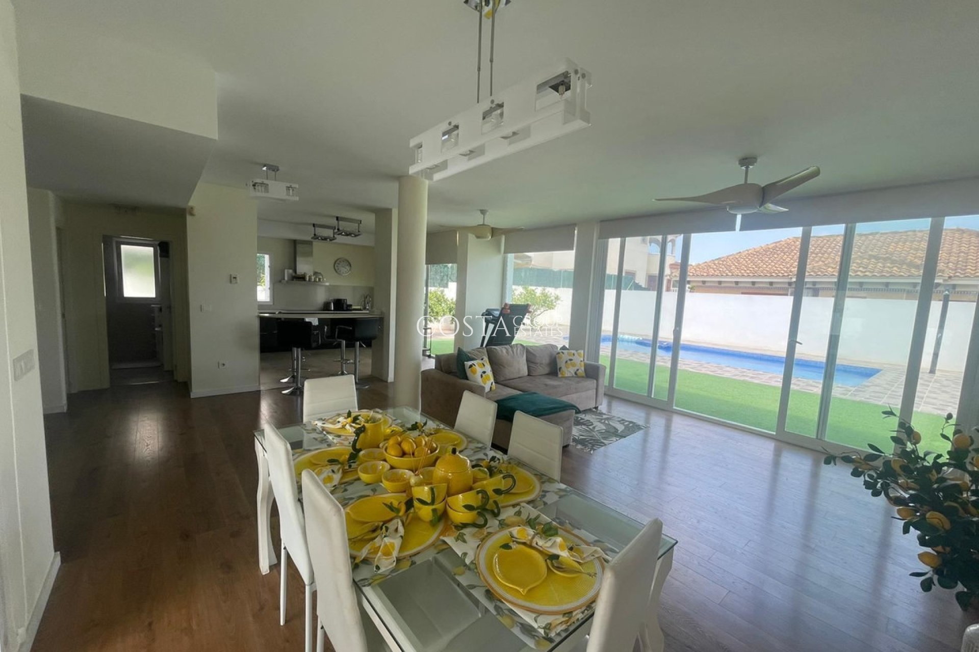 Herverkoop - Villa -
Bigastro