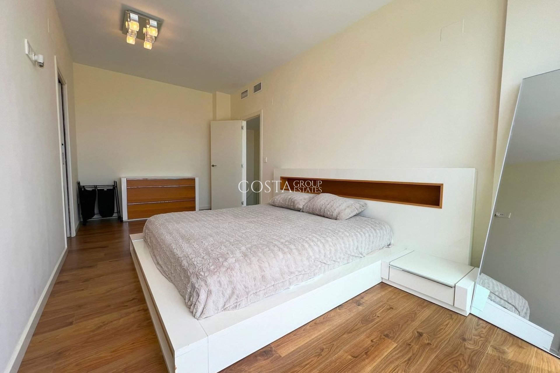 Herverkoop - Villa -
Bigastro