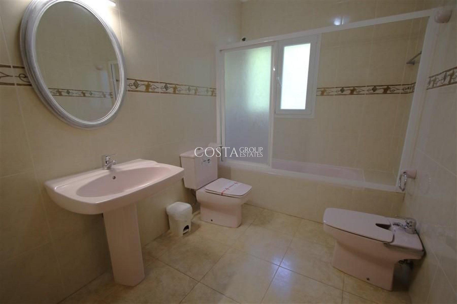 Herverkoop - Villa -
Calpe - Calpe Centro