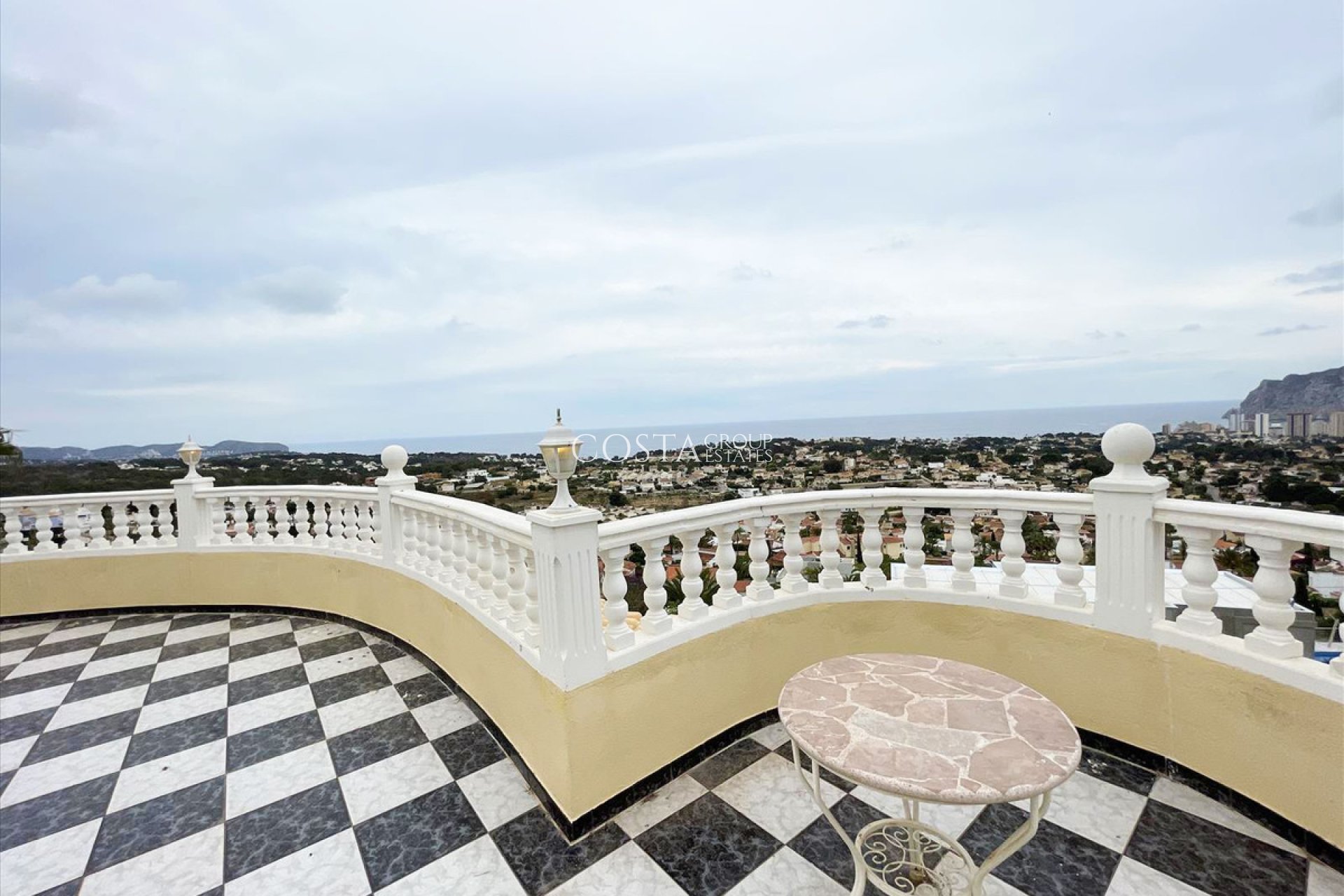 Herverkoop - Villa -
Calpe - Calpe Centro