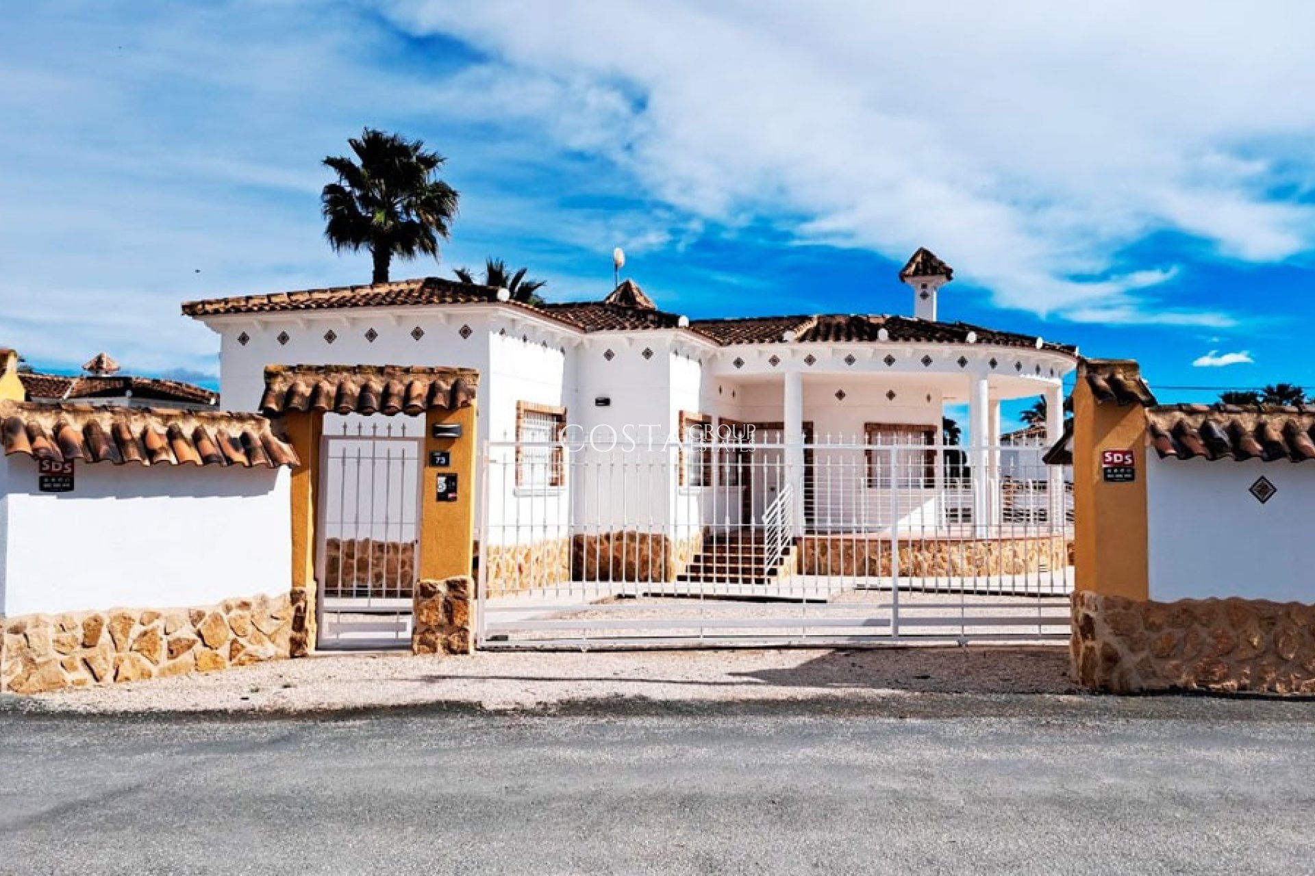 Herverkoop - Villa -
Catral - Catral Centro