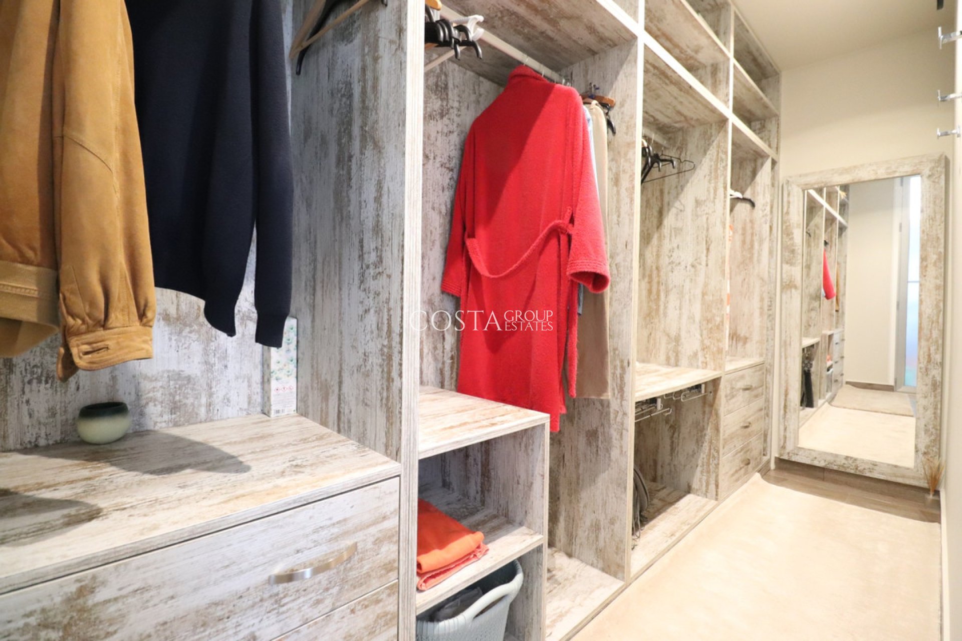 Herverkoop - Villa -
Daya Vieja - Daya Vieja Centro