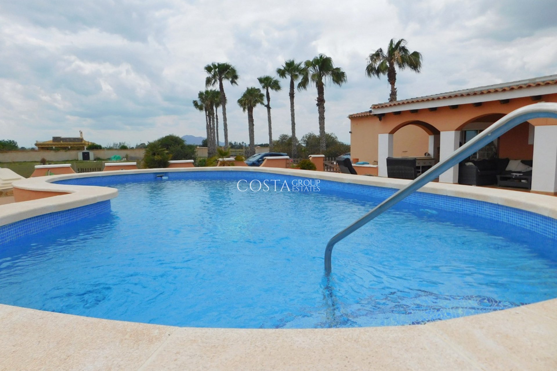 Herverkoop - Villa -
Dolores - Dolores Centro