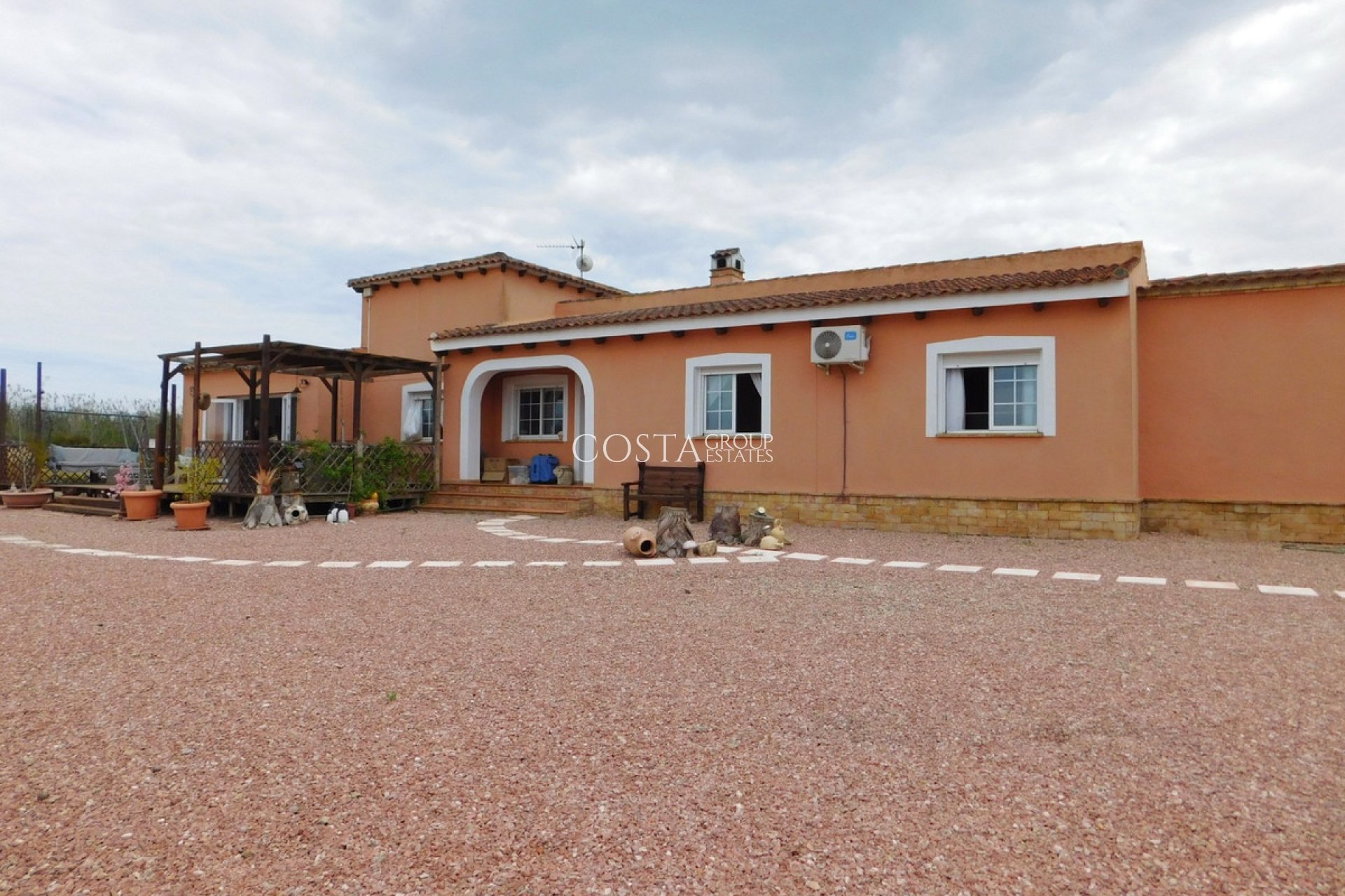 Herverkoop - Villa -
Dolores - Dolores Centro